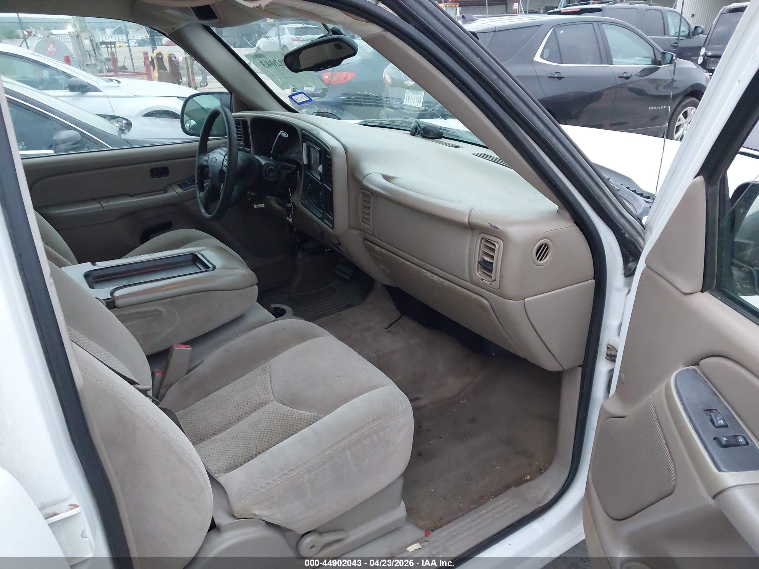 CHEVROLET SILVERADO image 5
