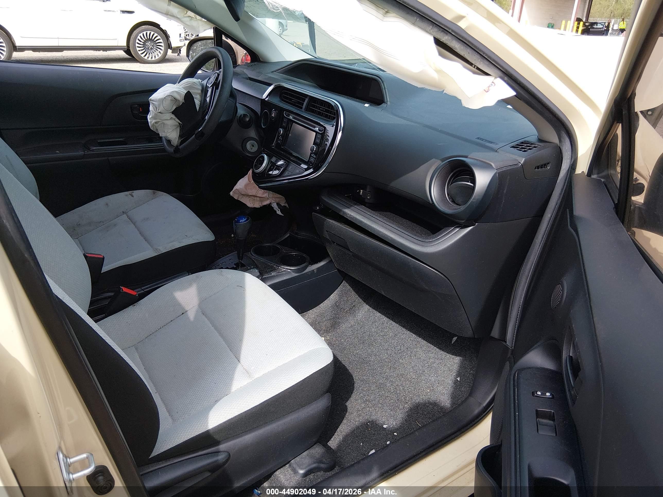 TOYOTA PRIUS image 5