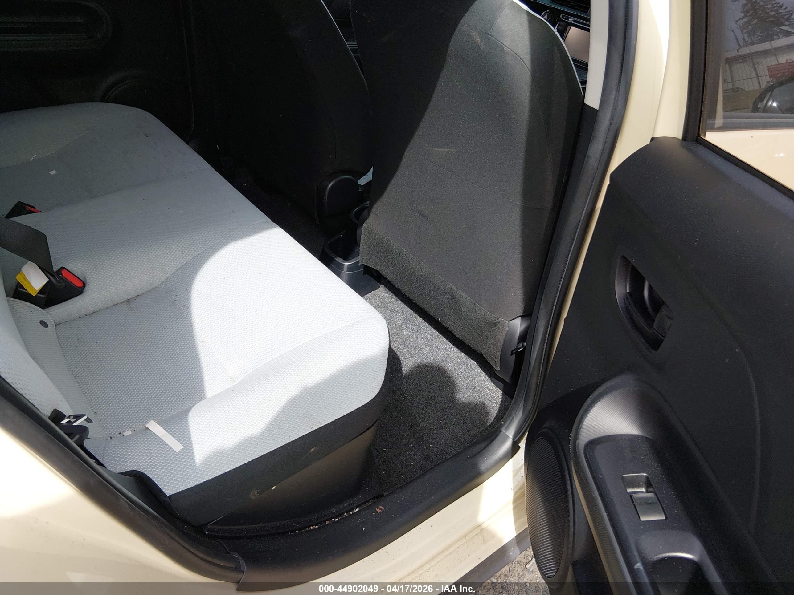 TOYOTA PRIUS image 8