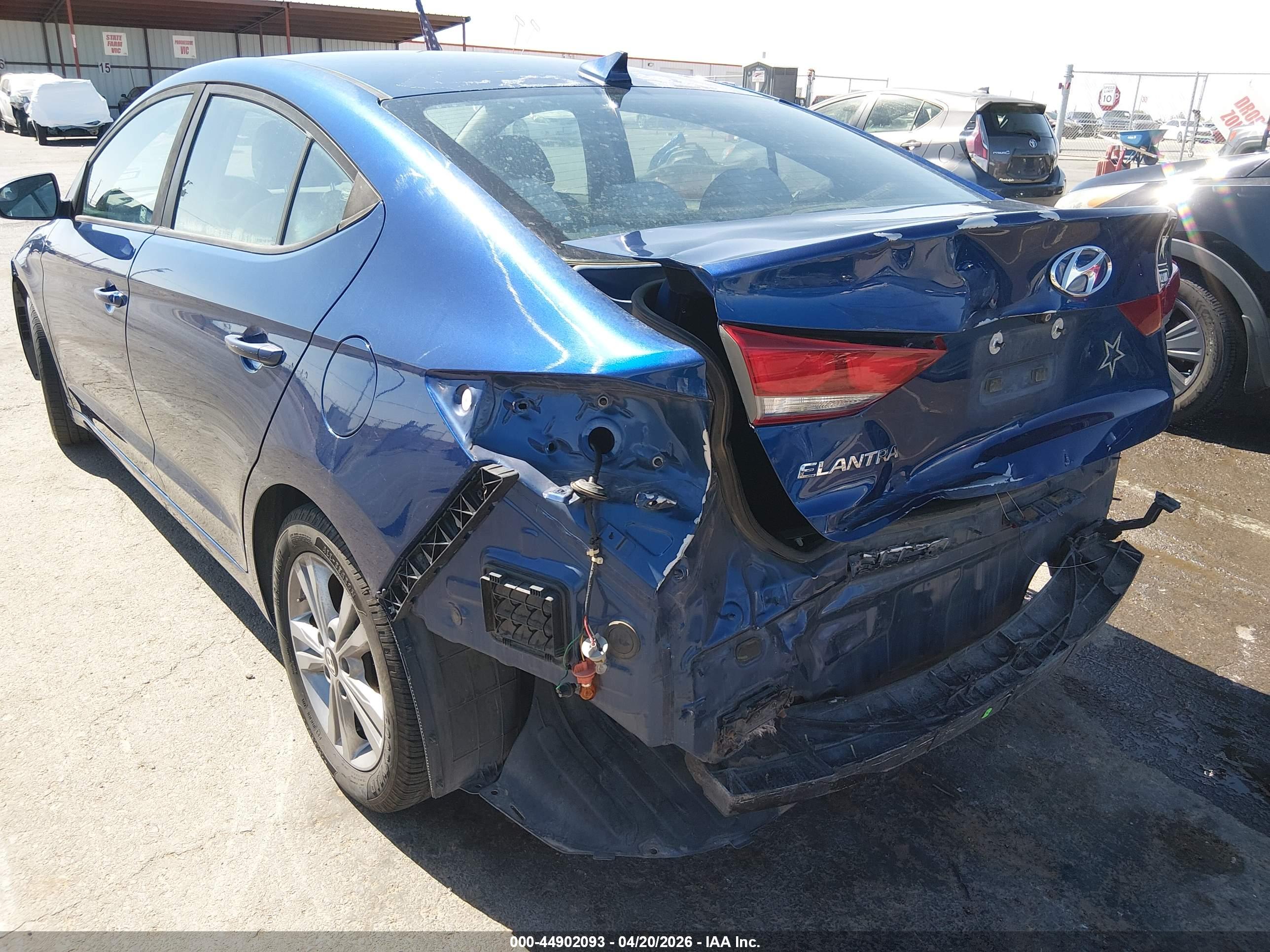 HYUNDAI ELANTRA image 6