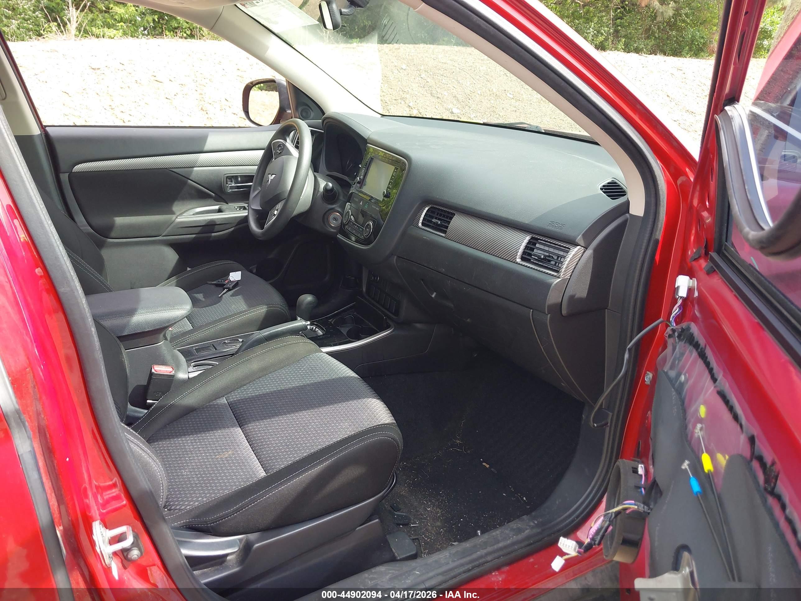 MITSUBISHI OUTLANDER image 5