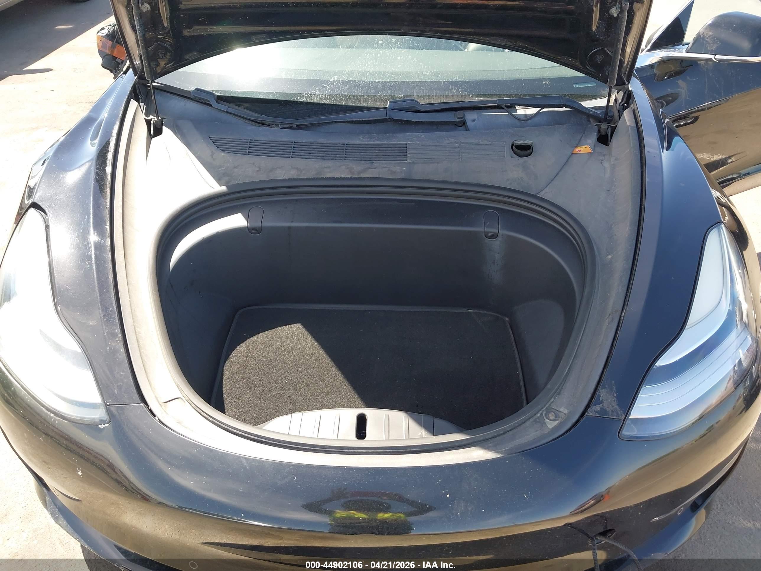 TESLA MODEL image 10