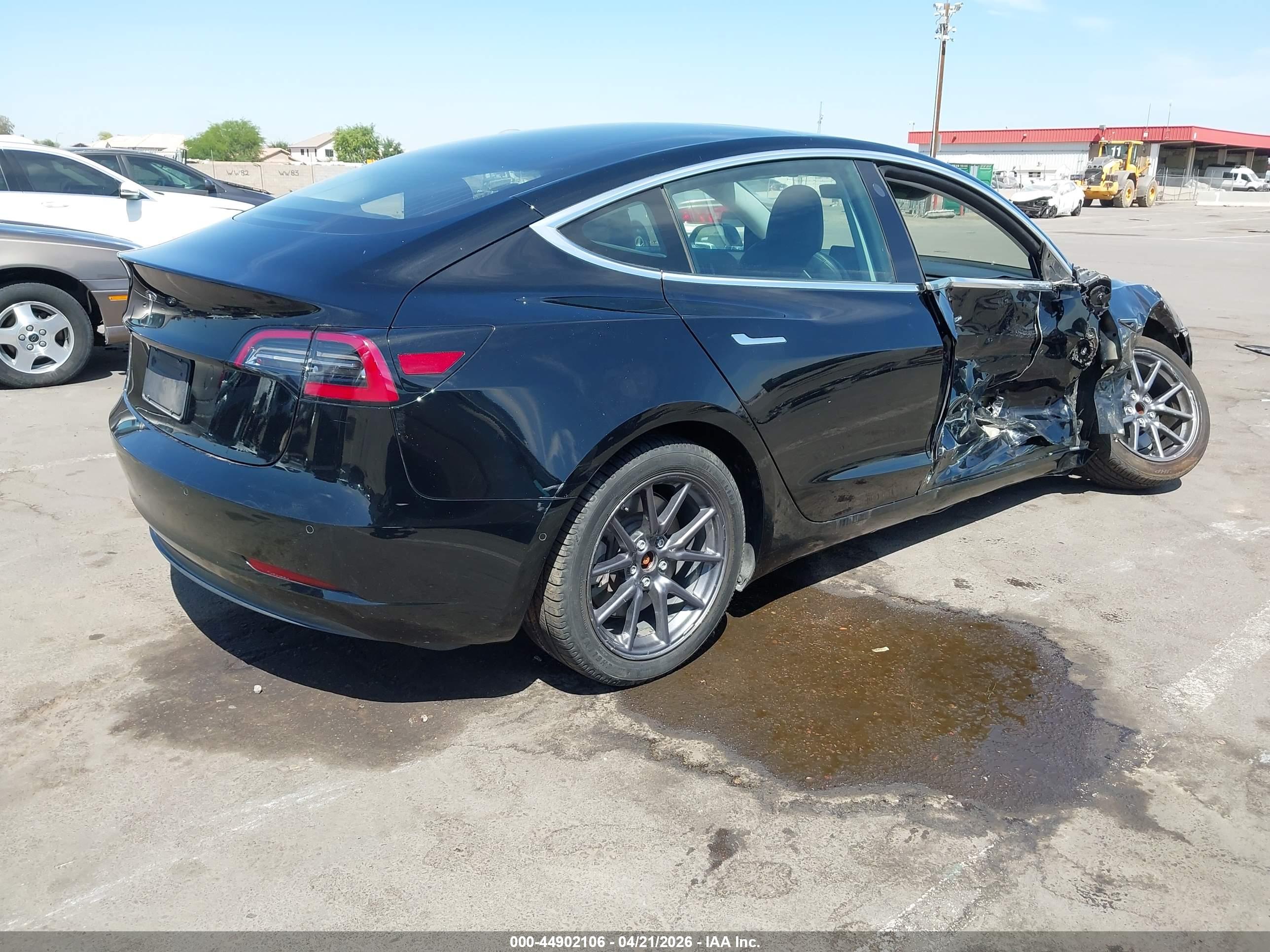 TESLA MODEL image 4