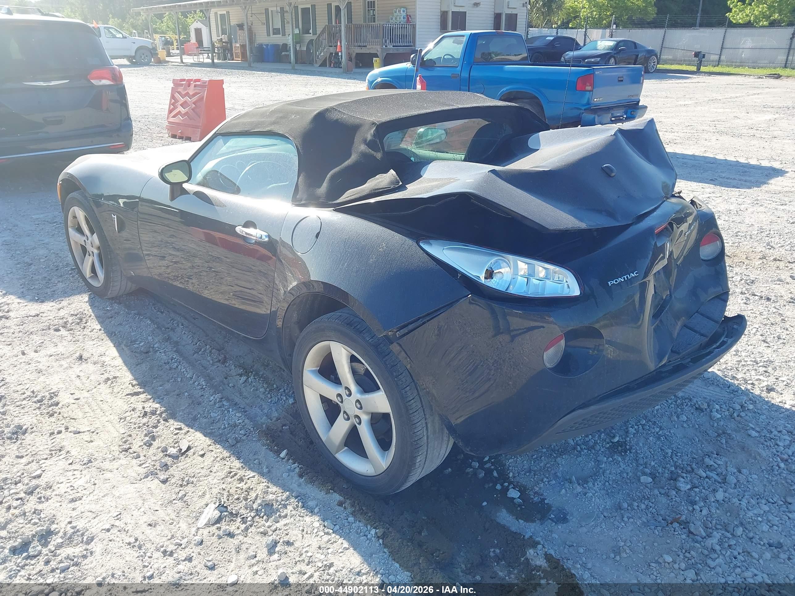 PONTIAC SOLSTICE image 3