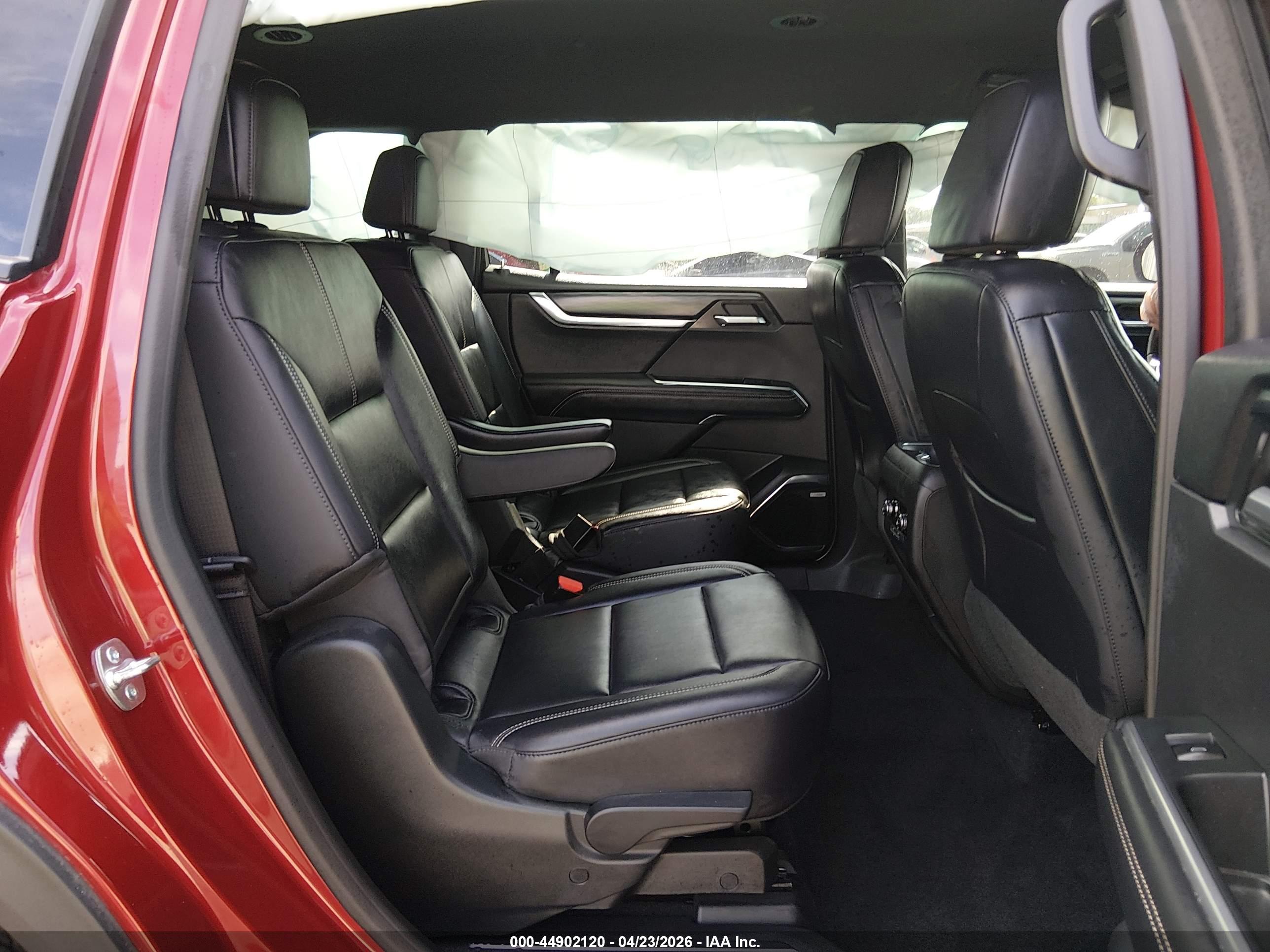 GMC ACADIA image 8
