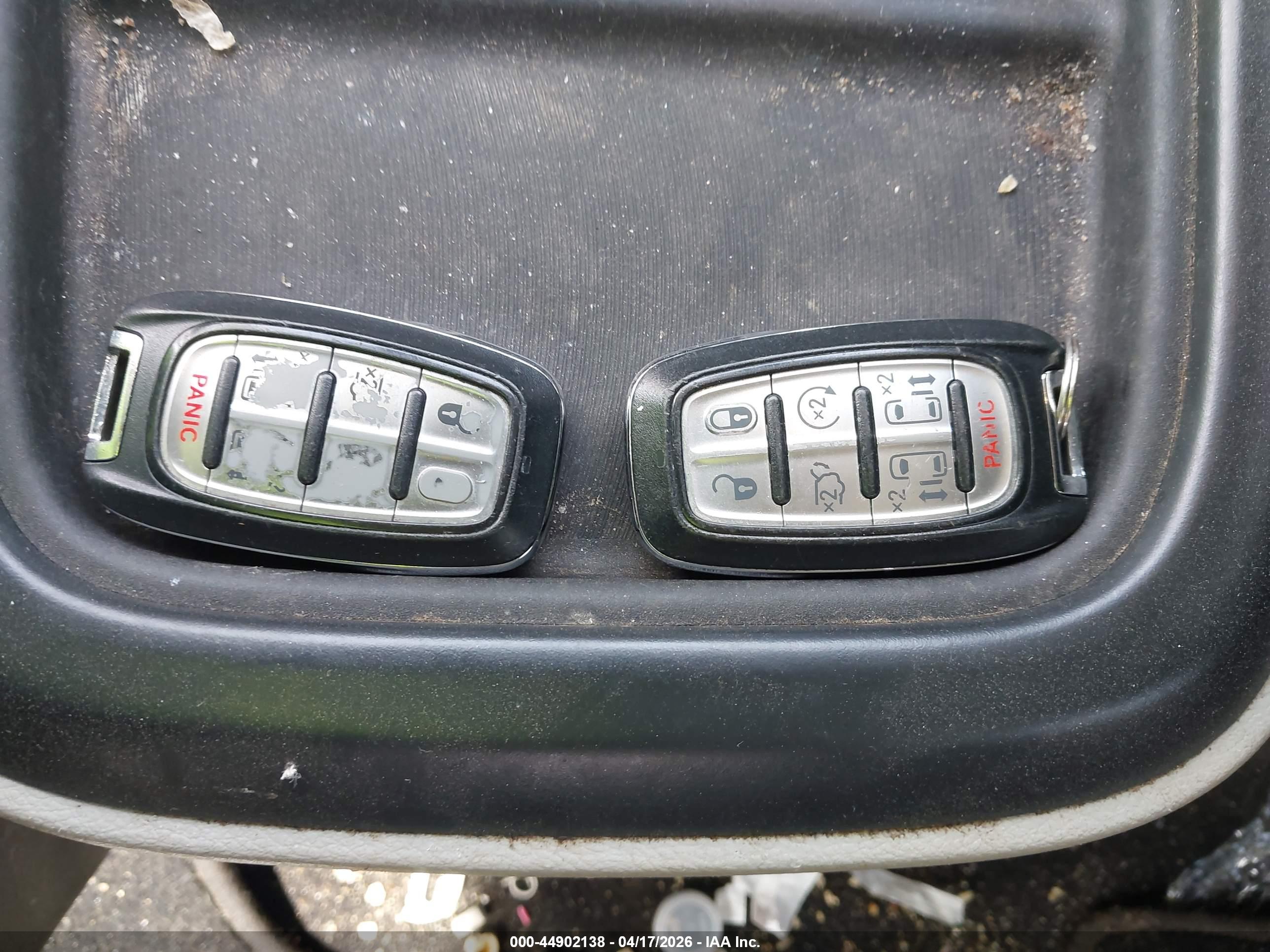 CHRYSLER PACIFICA image 11