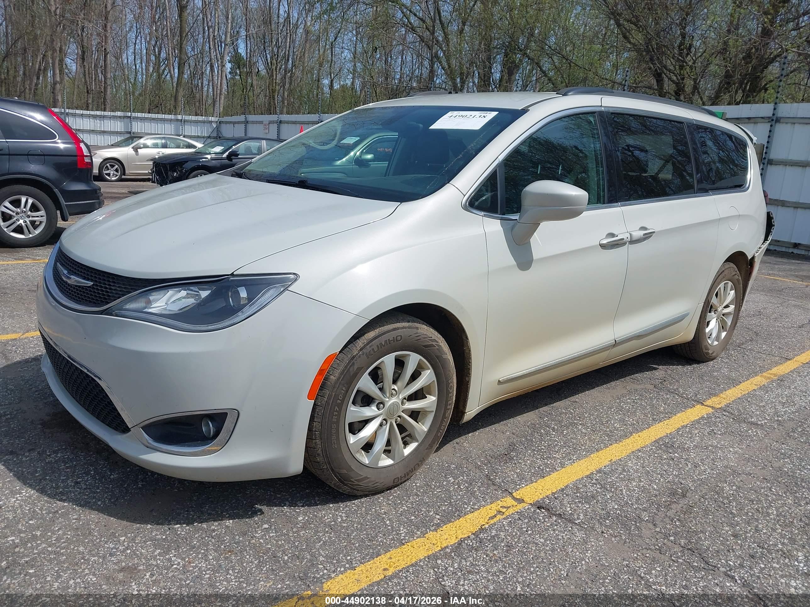 CHRYSLER PACIFICA image 2