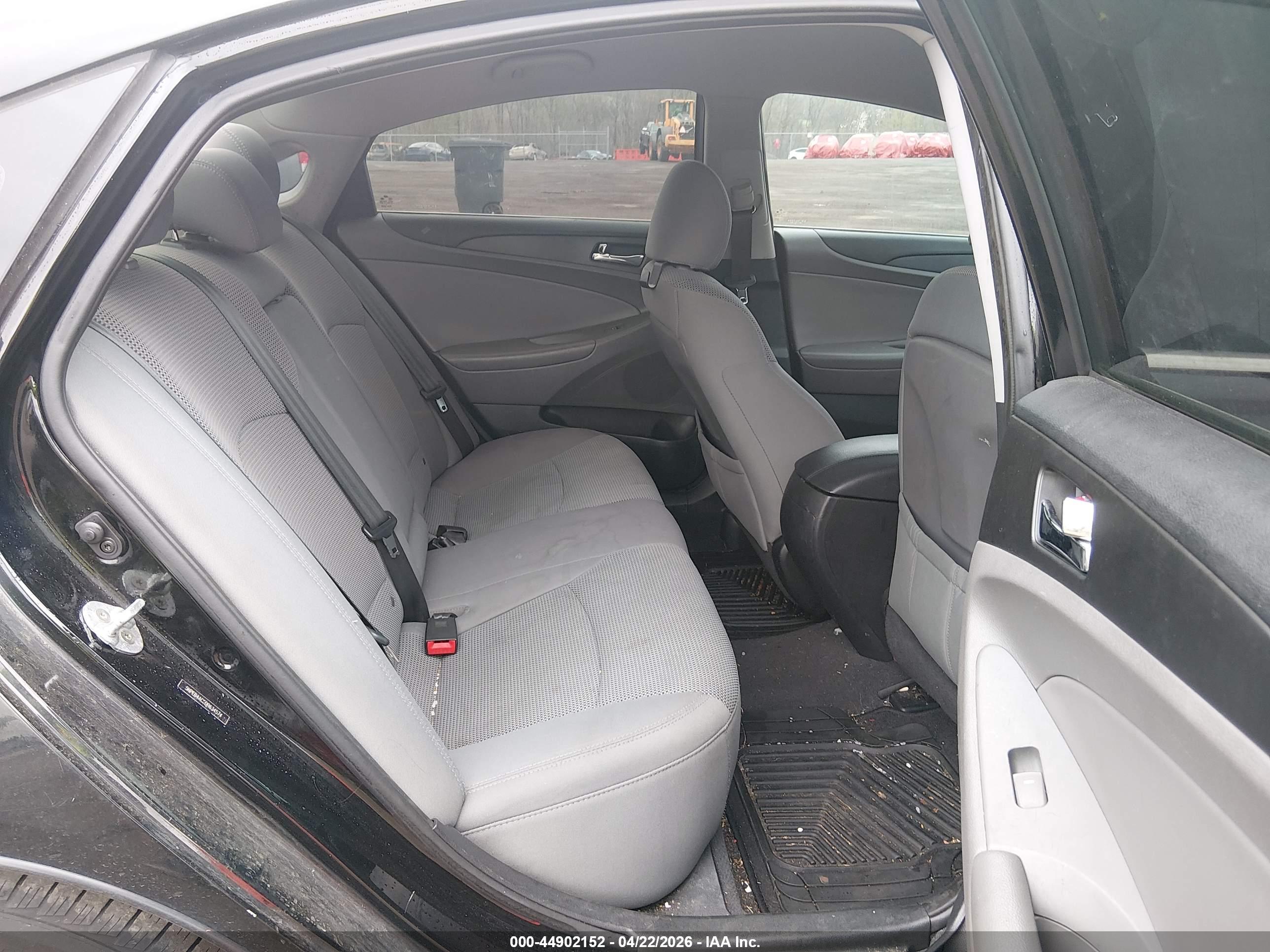 HYUNDAI SONATA image 8