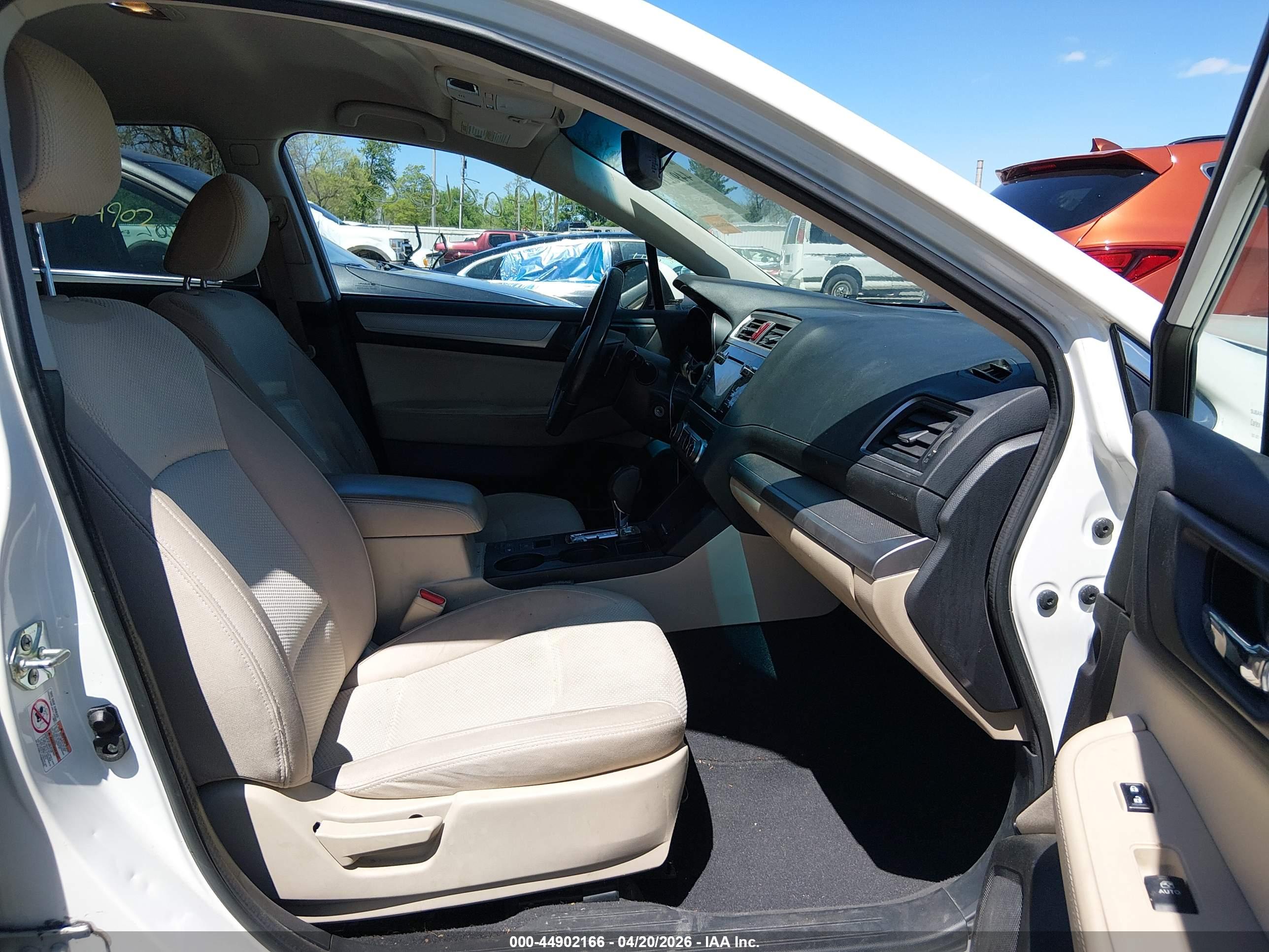 SUBARU OUTBACK image 5