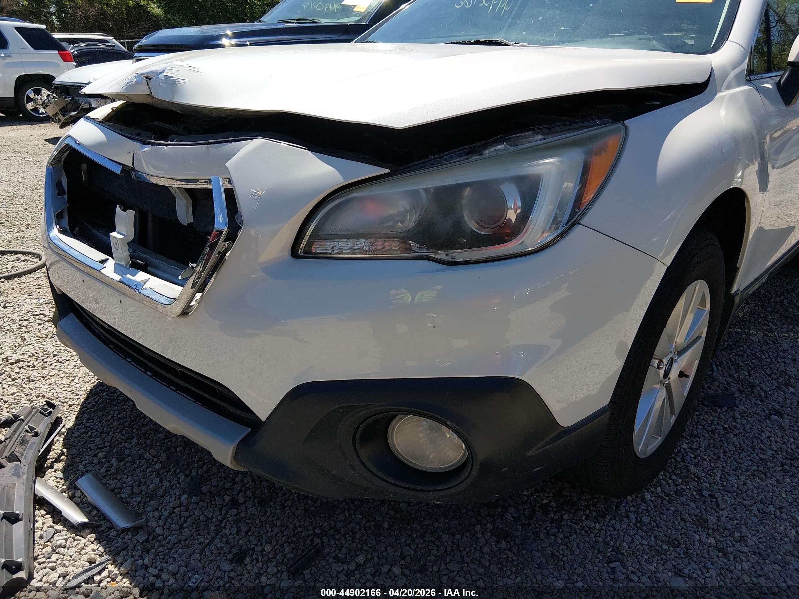 SUBARU OUTBACK image 6
