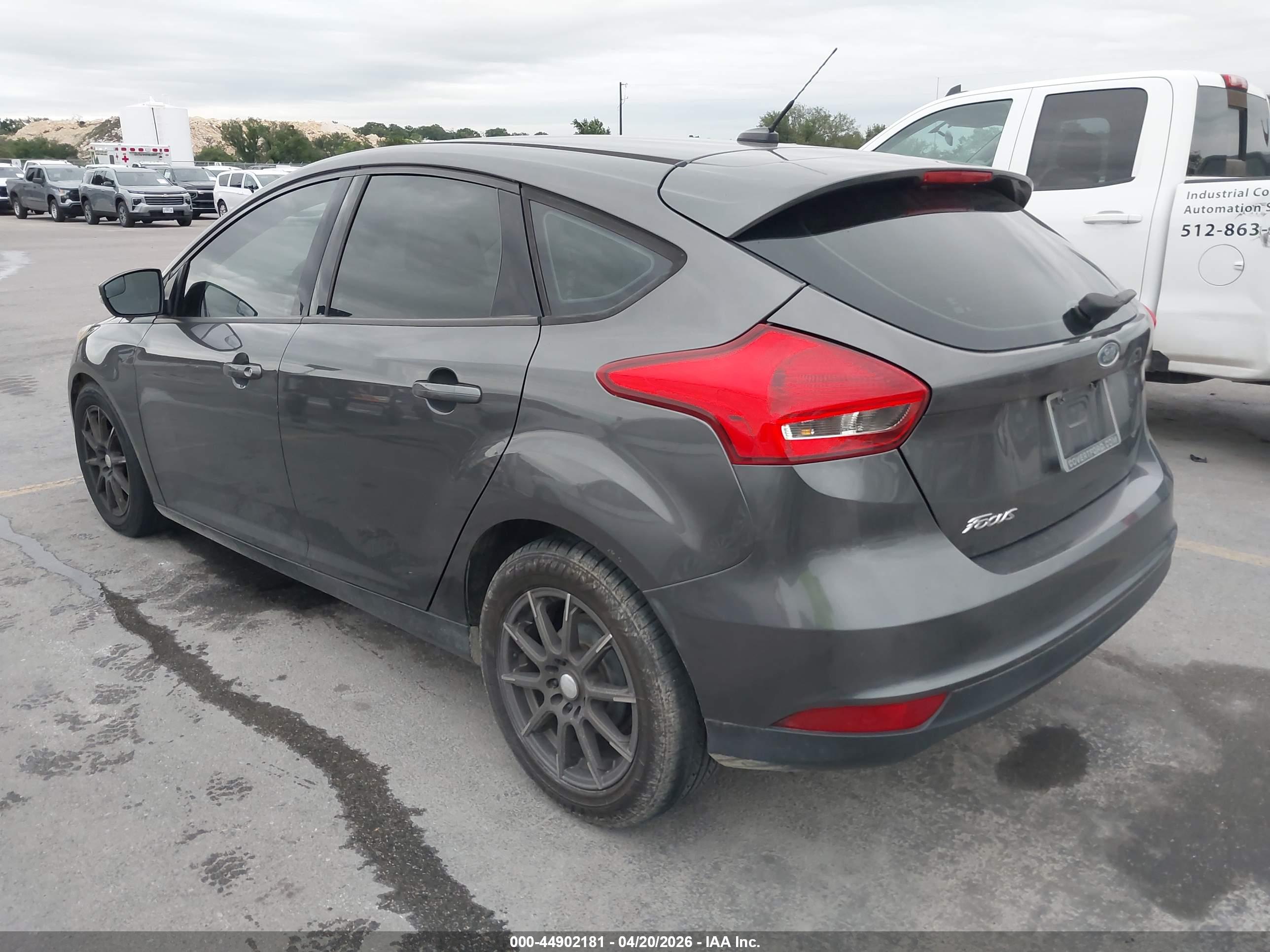 FORD FOCUS image 3