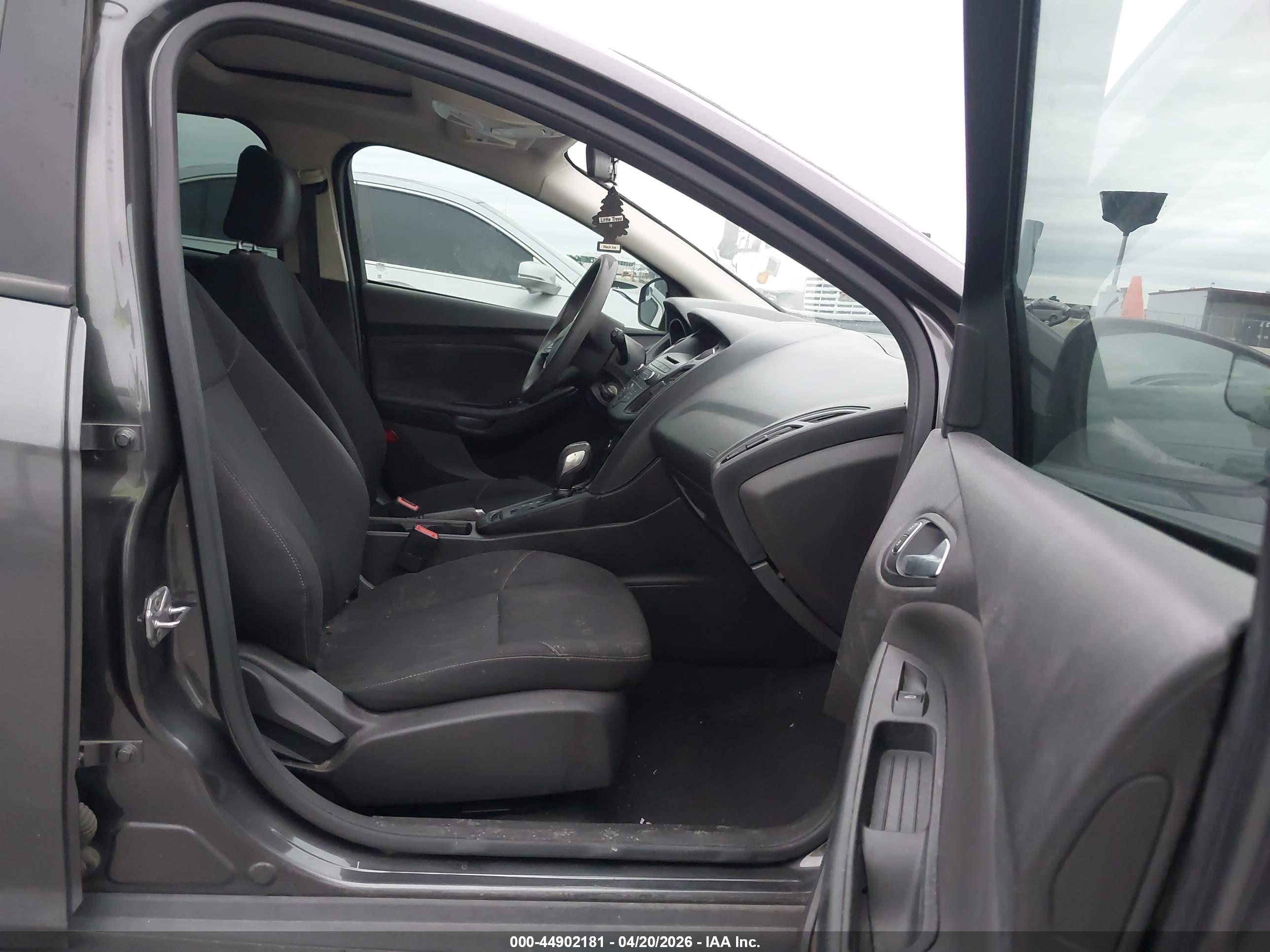 FORD FOCUS image 5