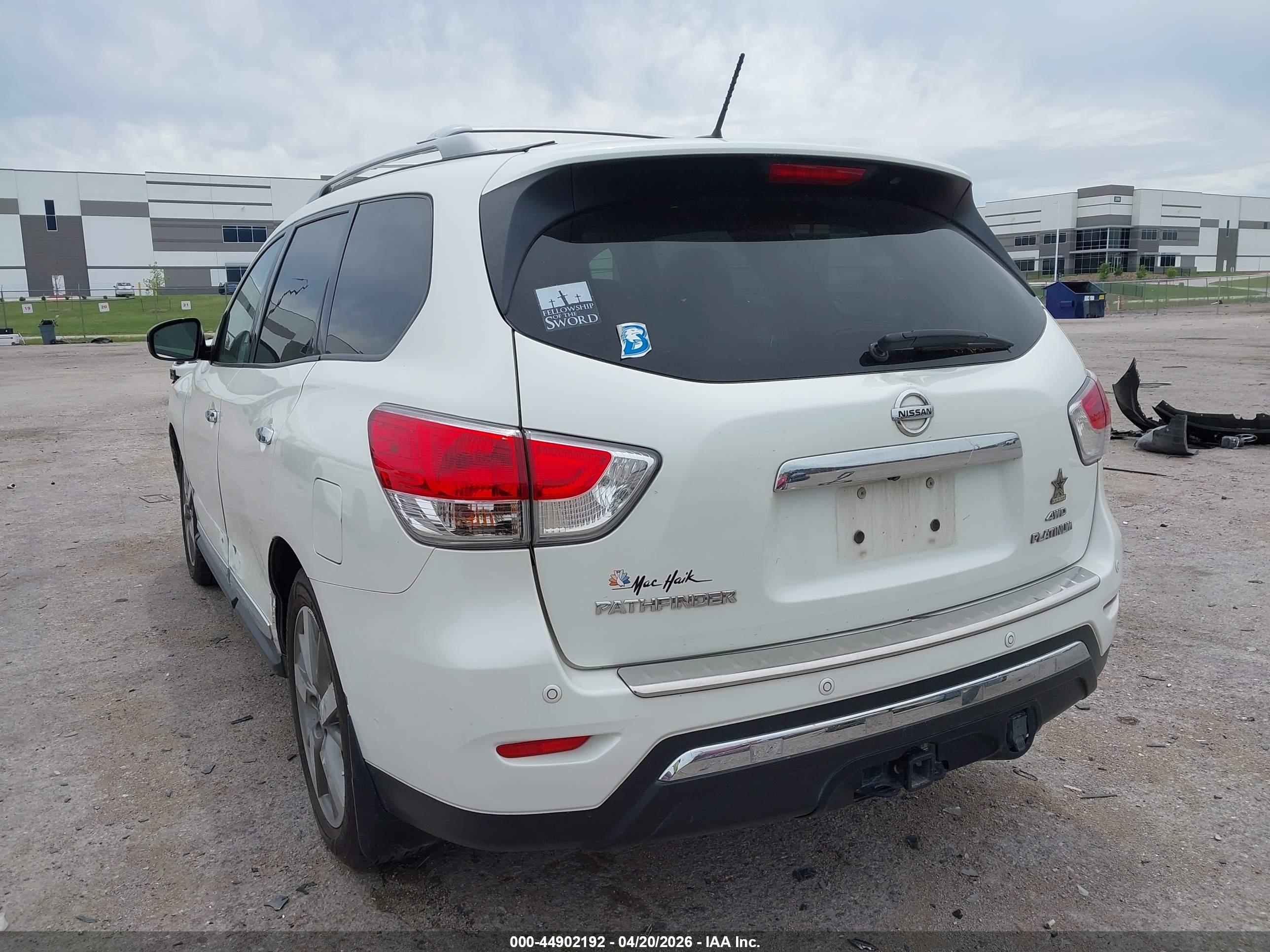 NISSAN PATHFINDER image 3