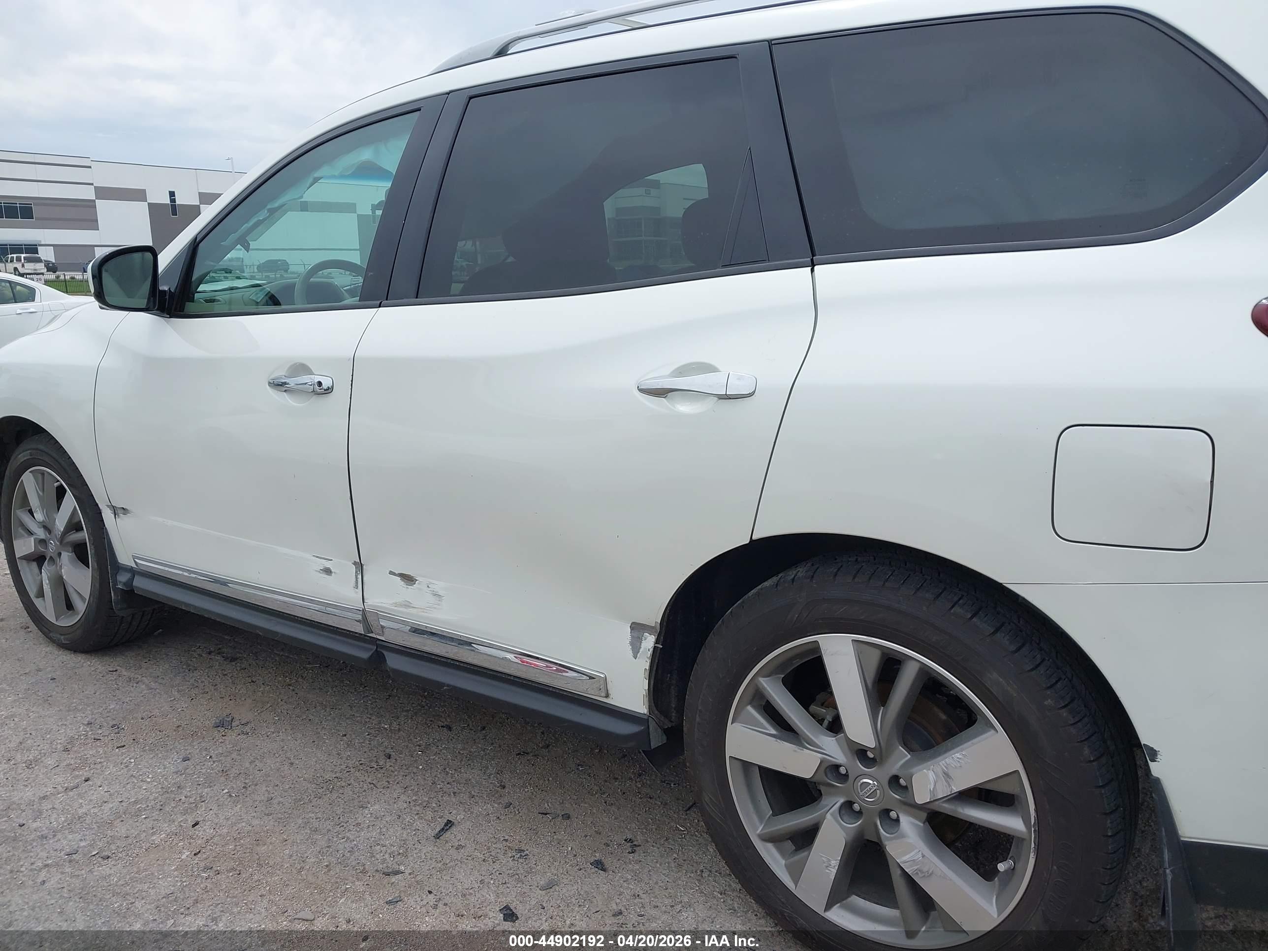 NISSAN PATHFINDER image 6