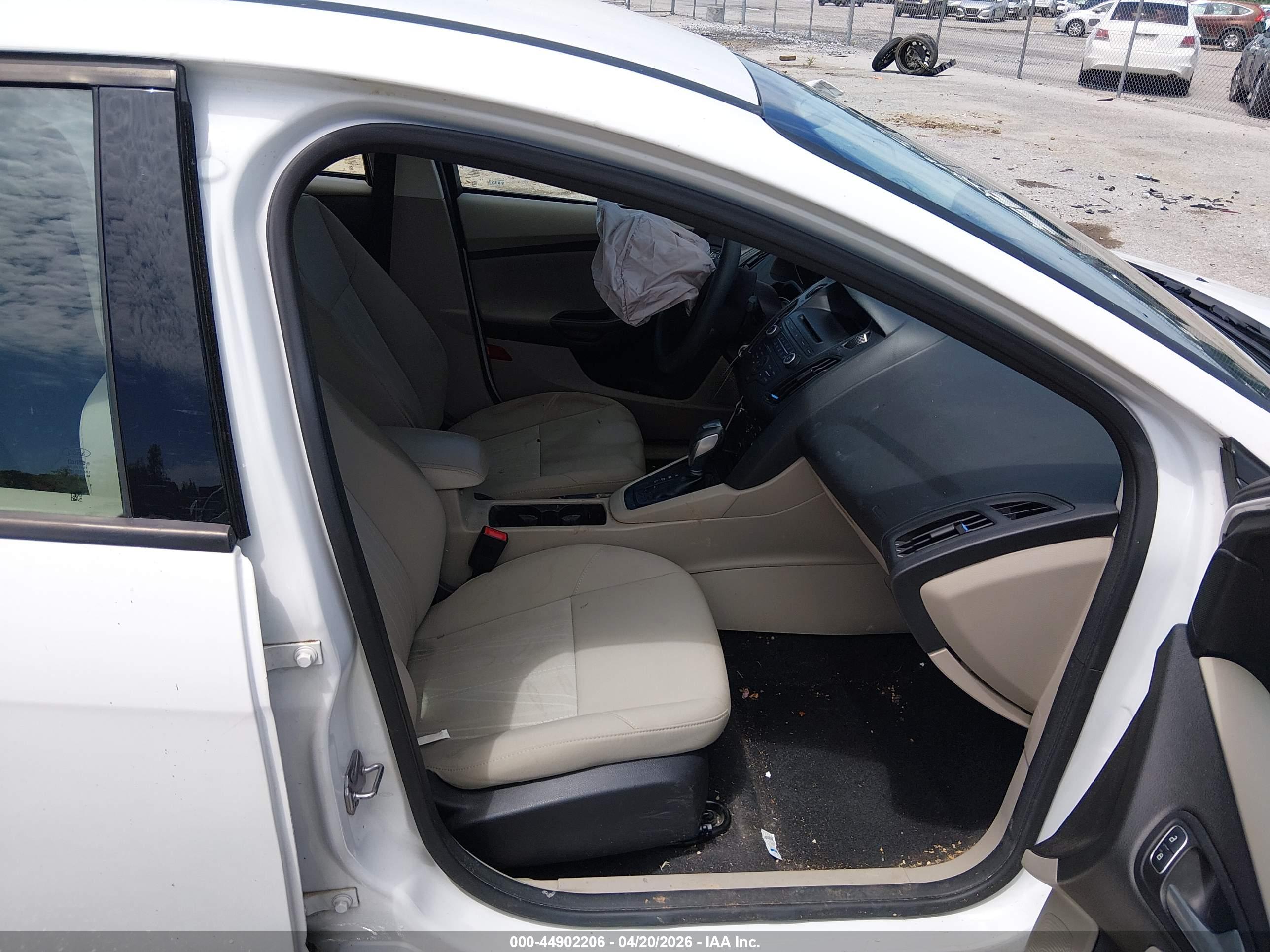 FORD FOCUS image 5
