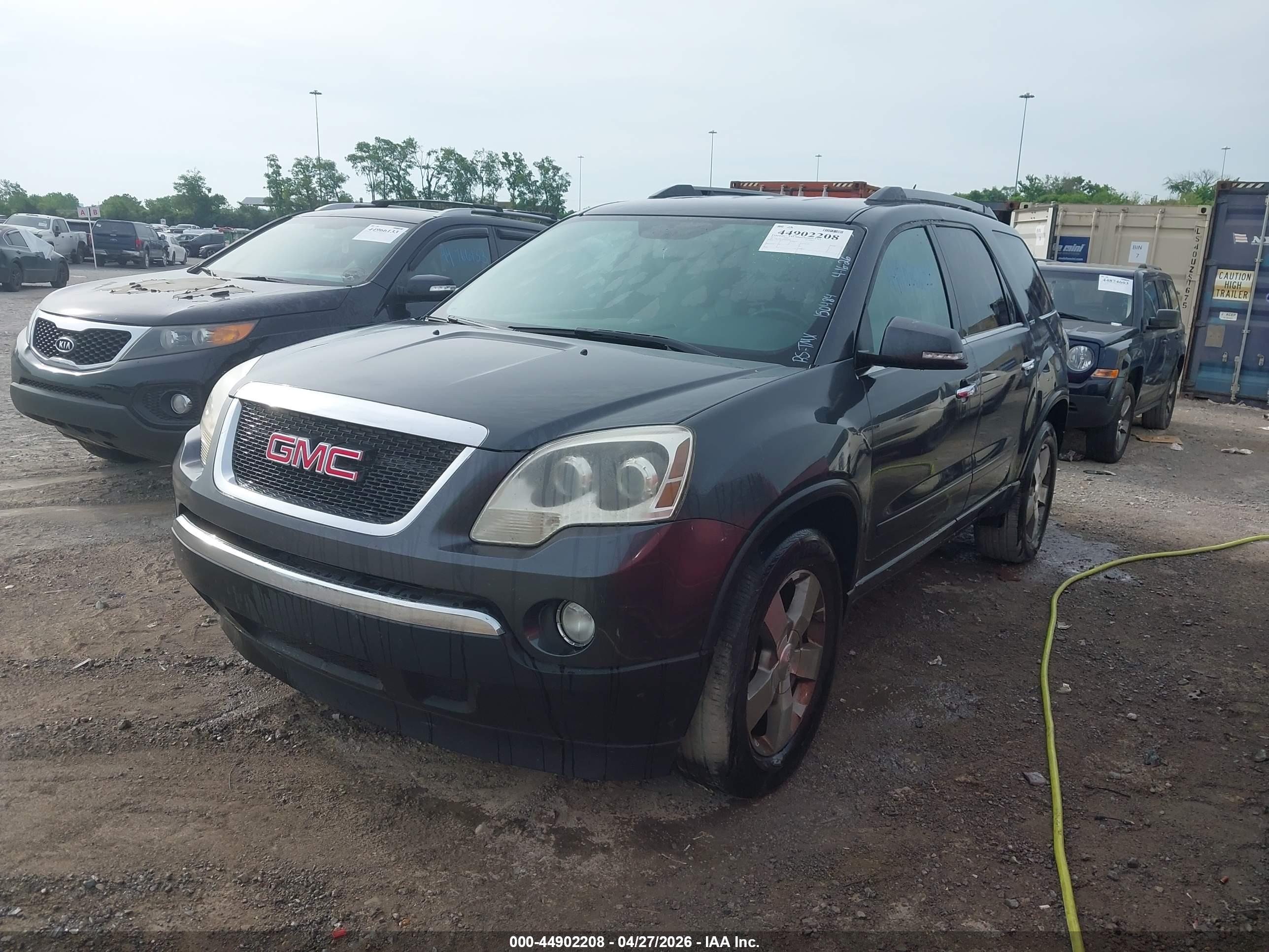 GMC ACADIA image 2