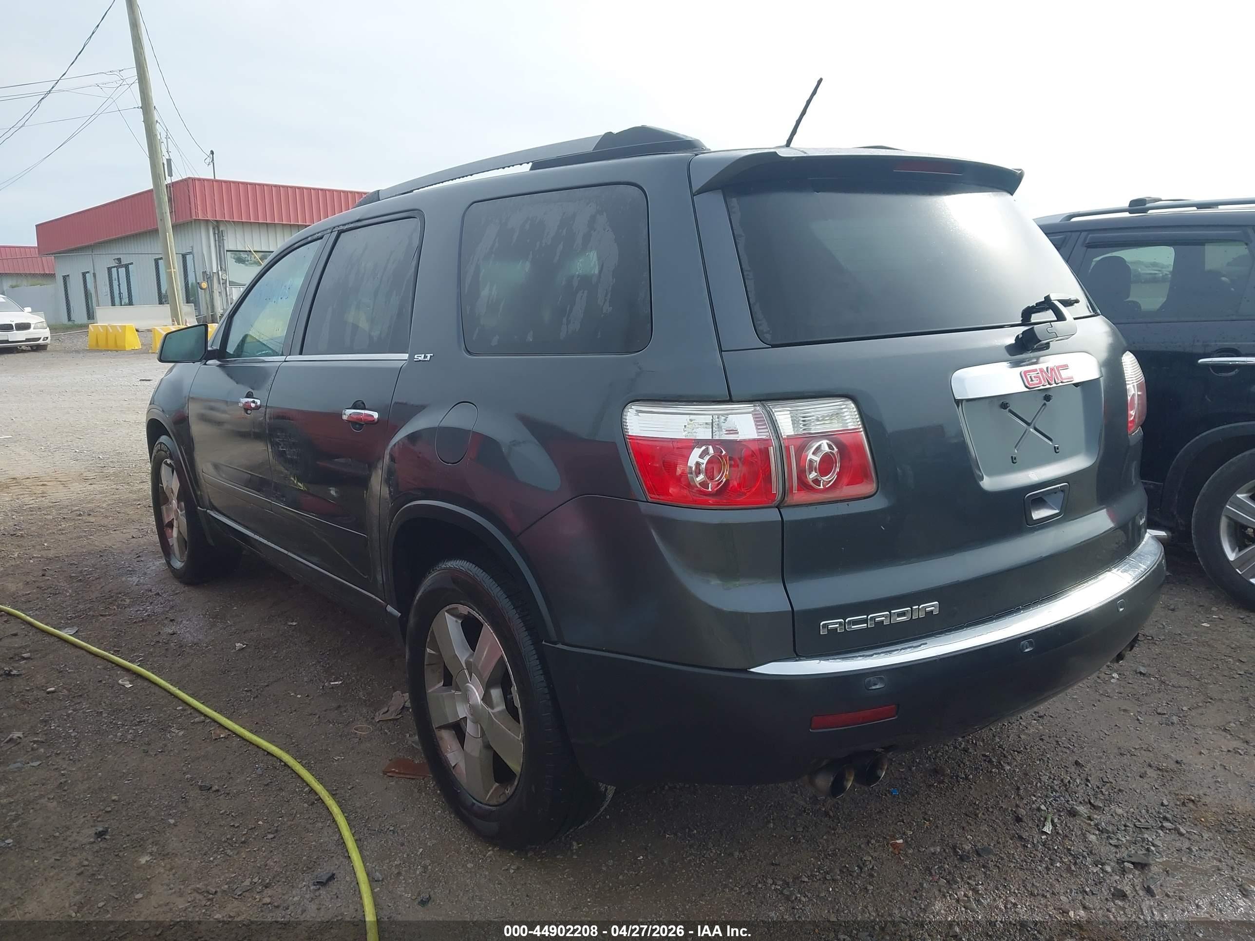 GMC ACADIA image 3
