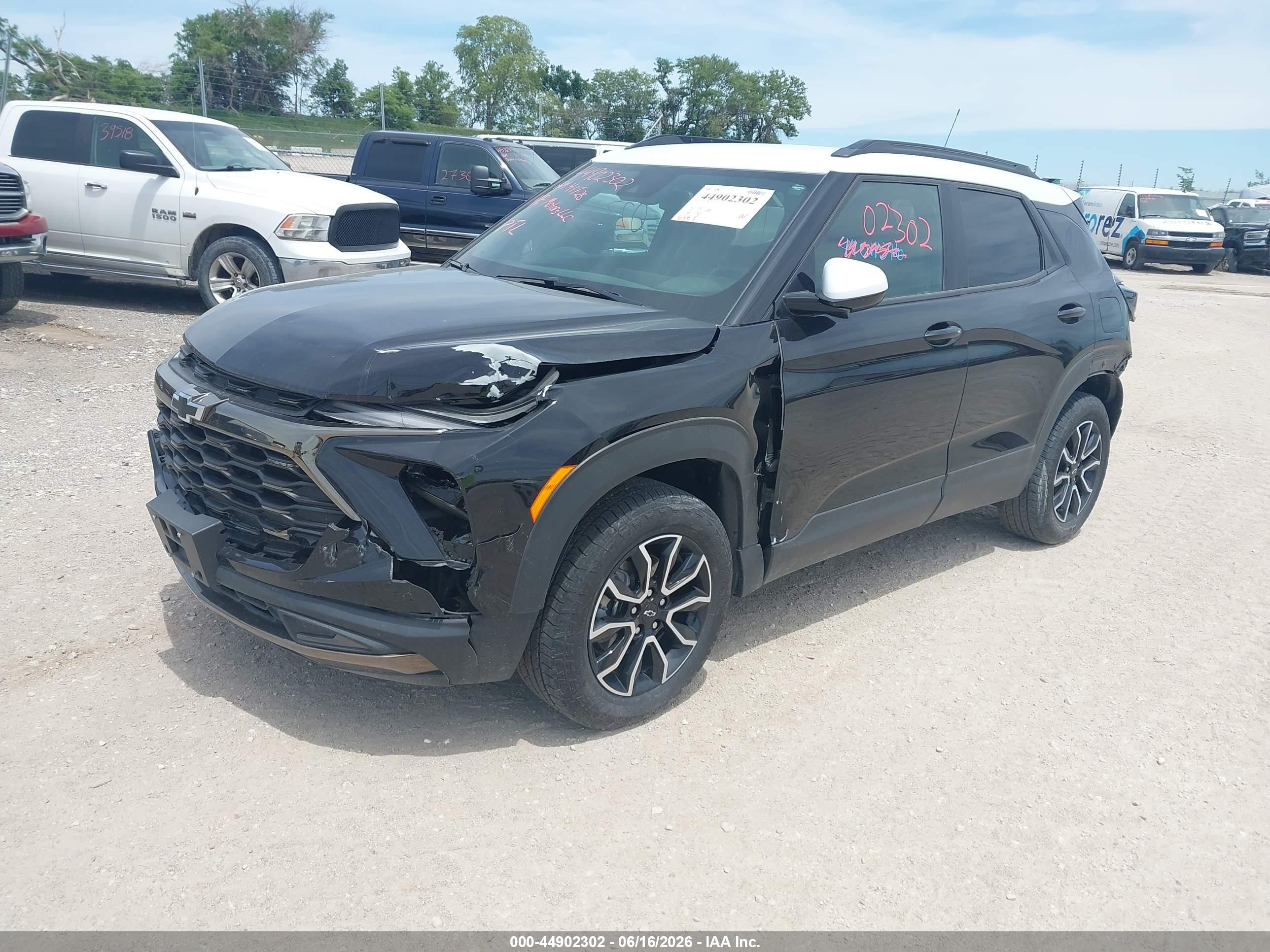 CHEVROLET TRAILBLAZER image 2