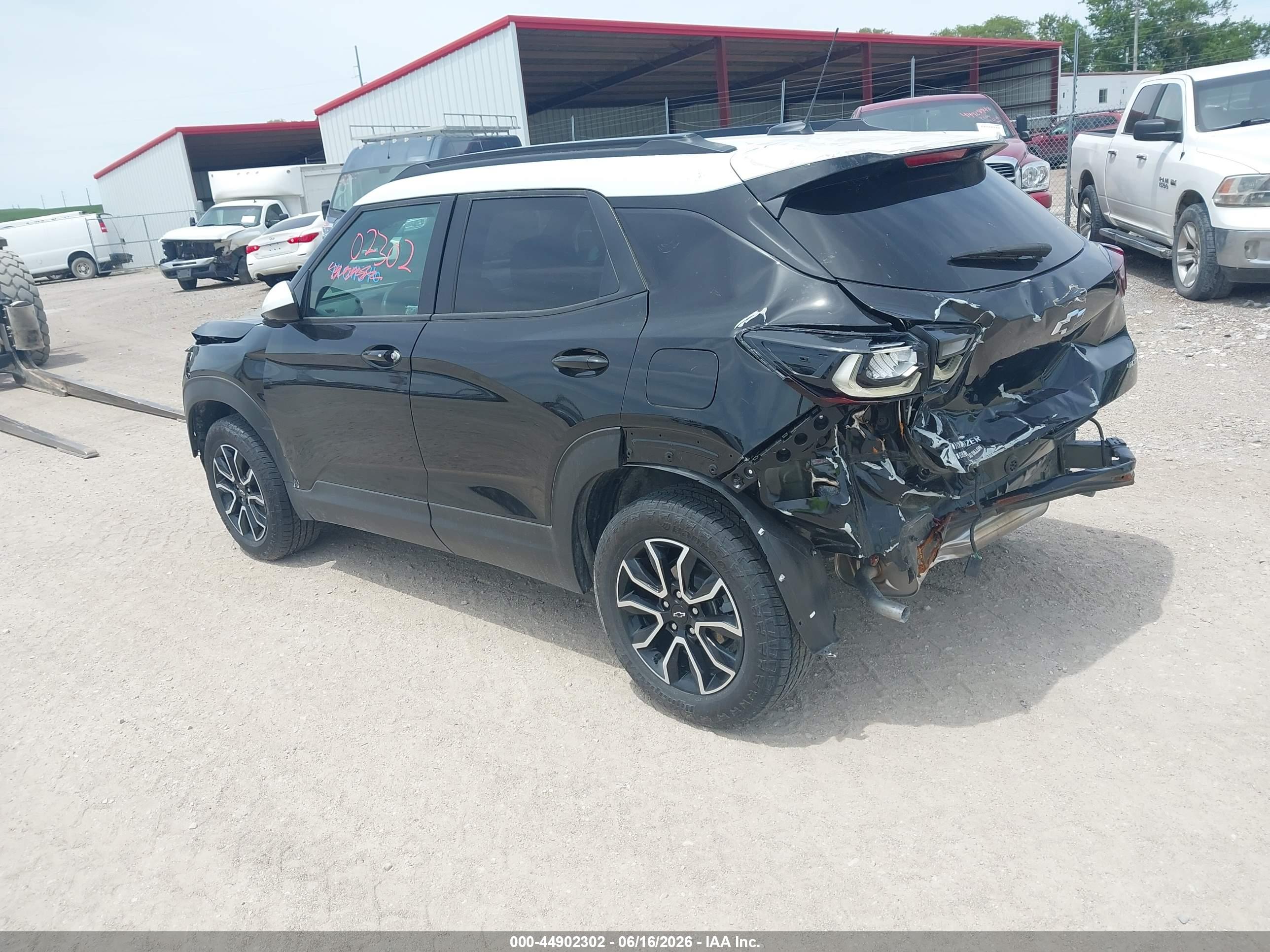 CHEVROLET TRAILBLAZER image 3