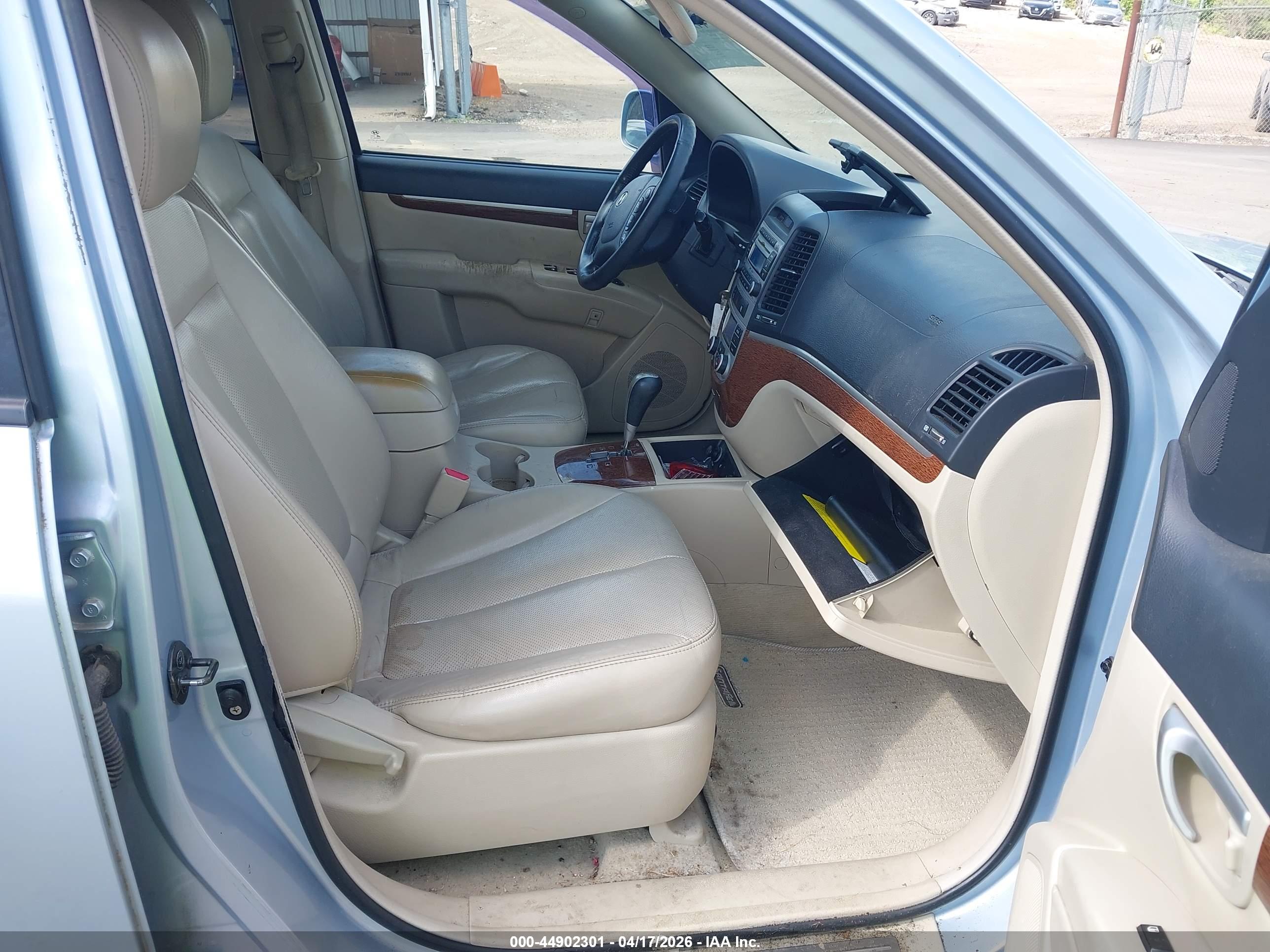 HYUNDAI SANTA image 5