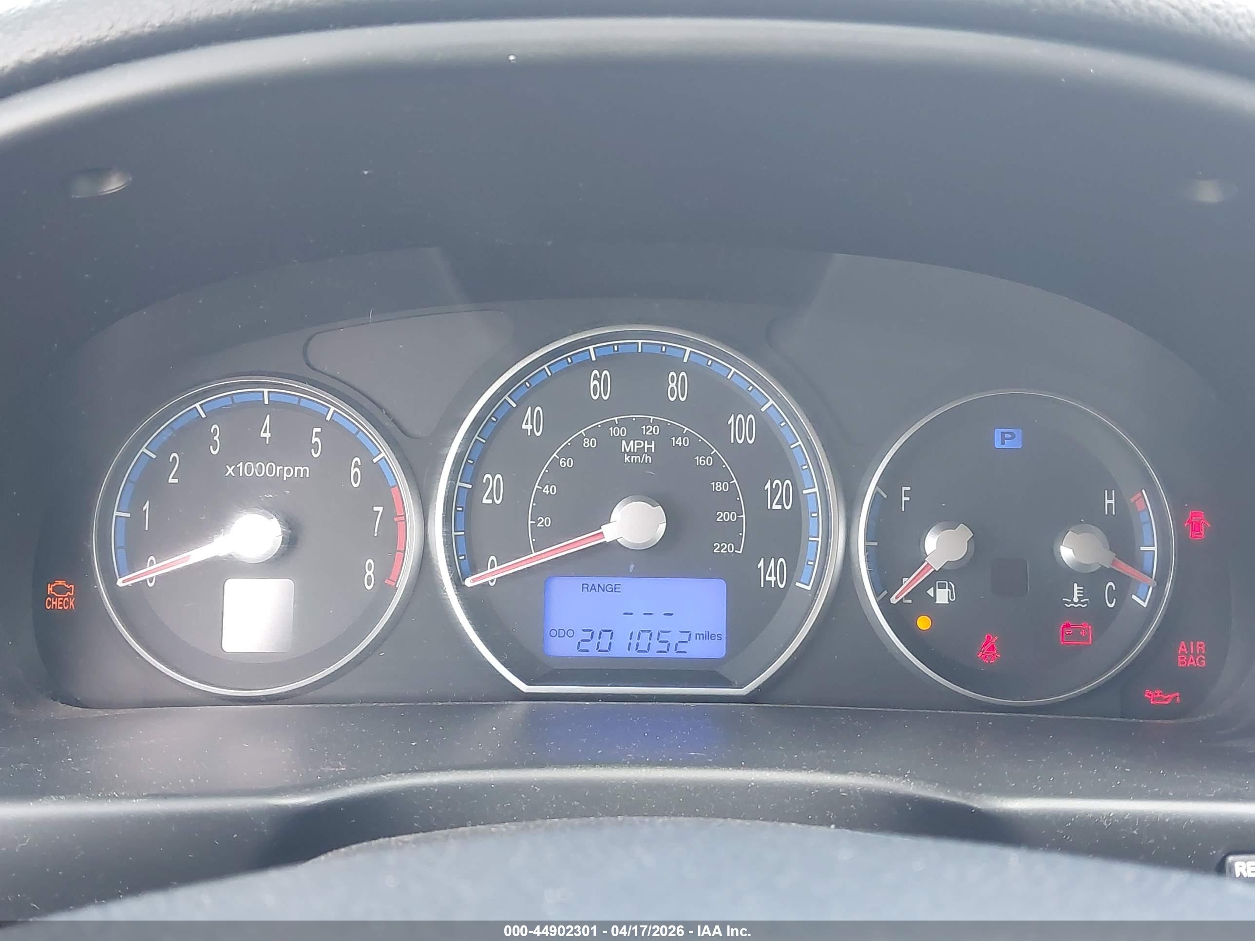 HYUNDAI SANTA image 7