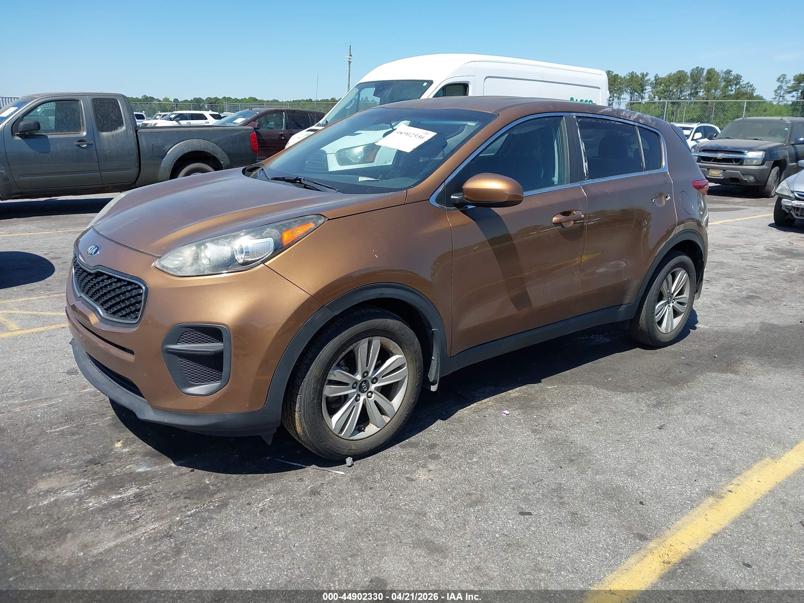 KIA SPORTAGE image 2