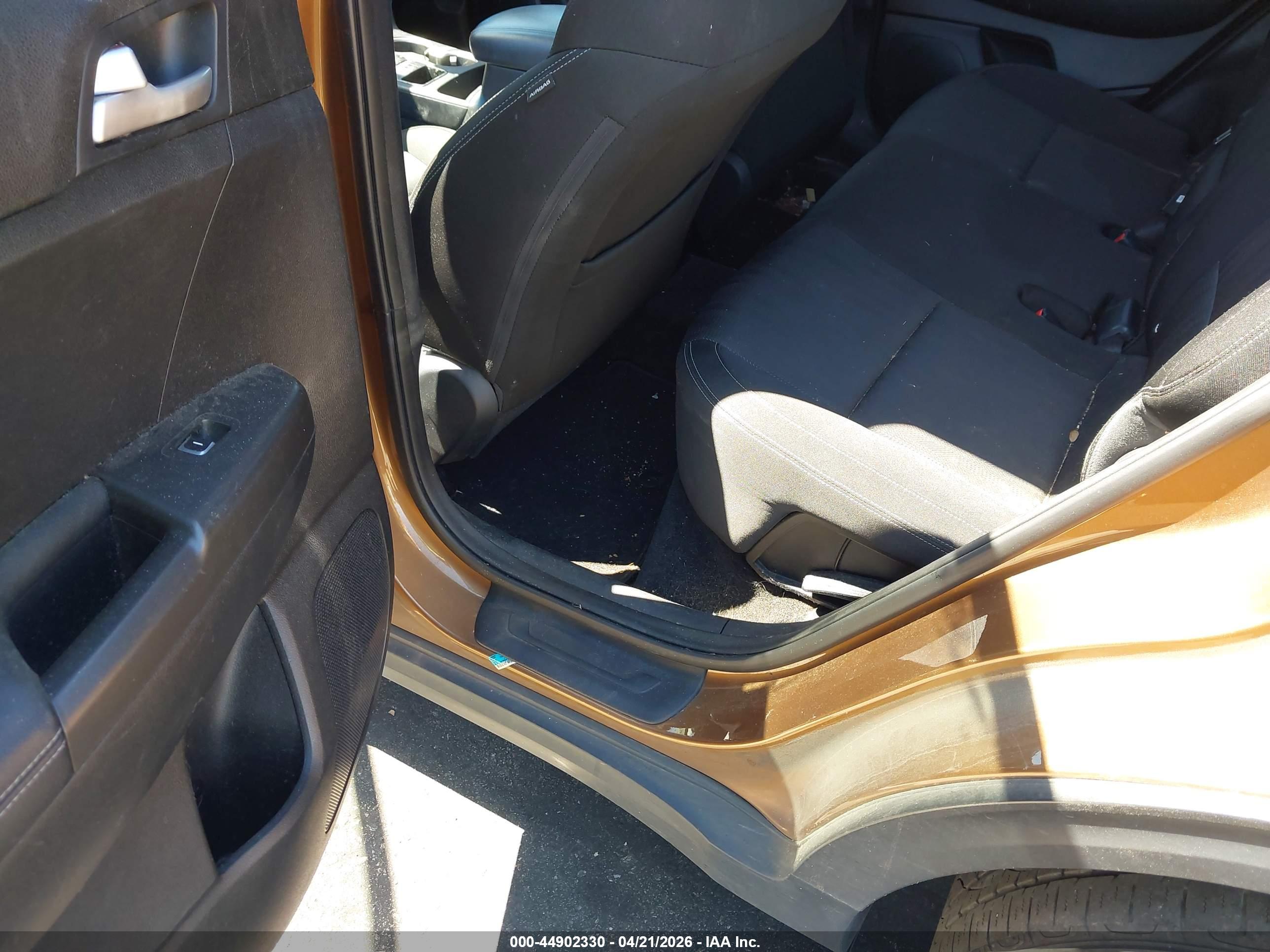 KIA SPORTAGE image 8