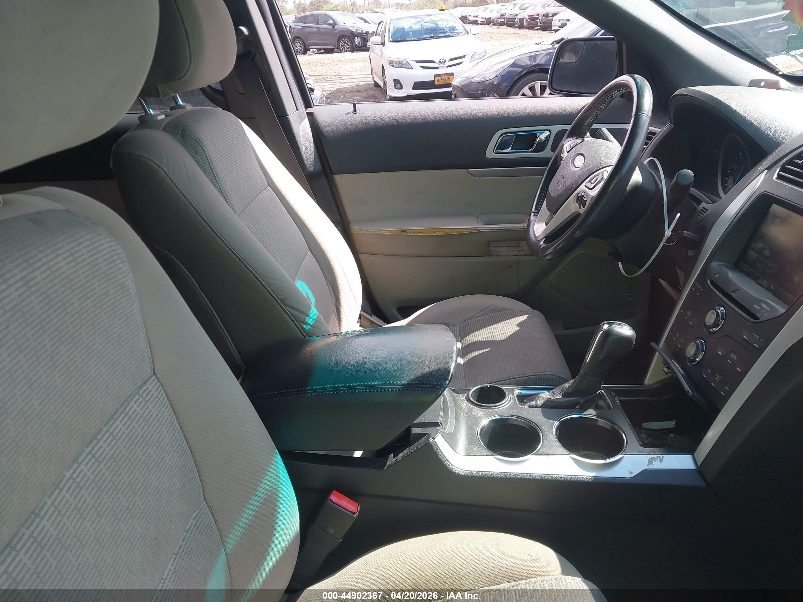 FORD EXPLORER image 5