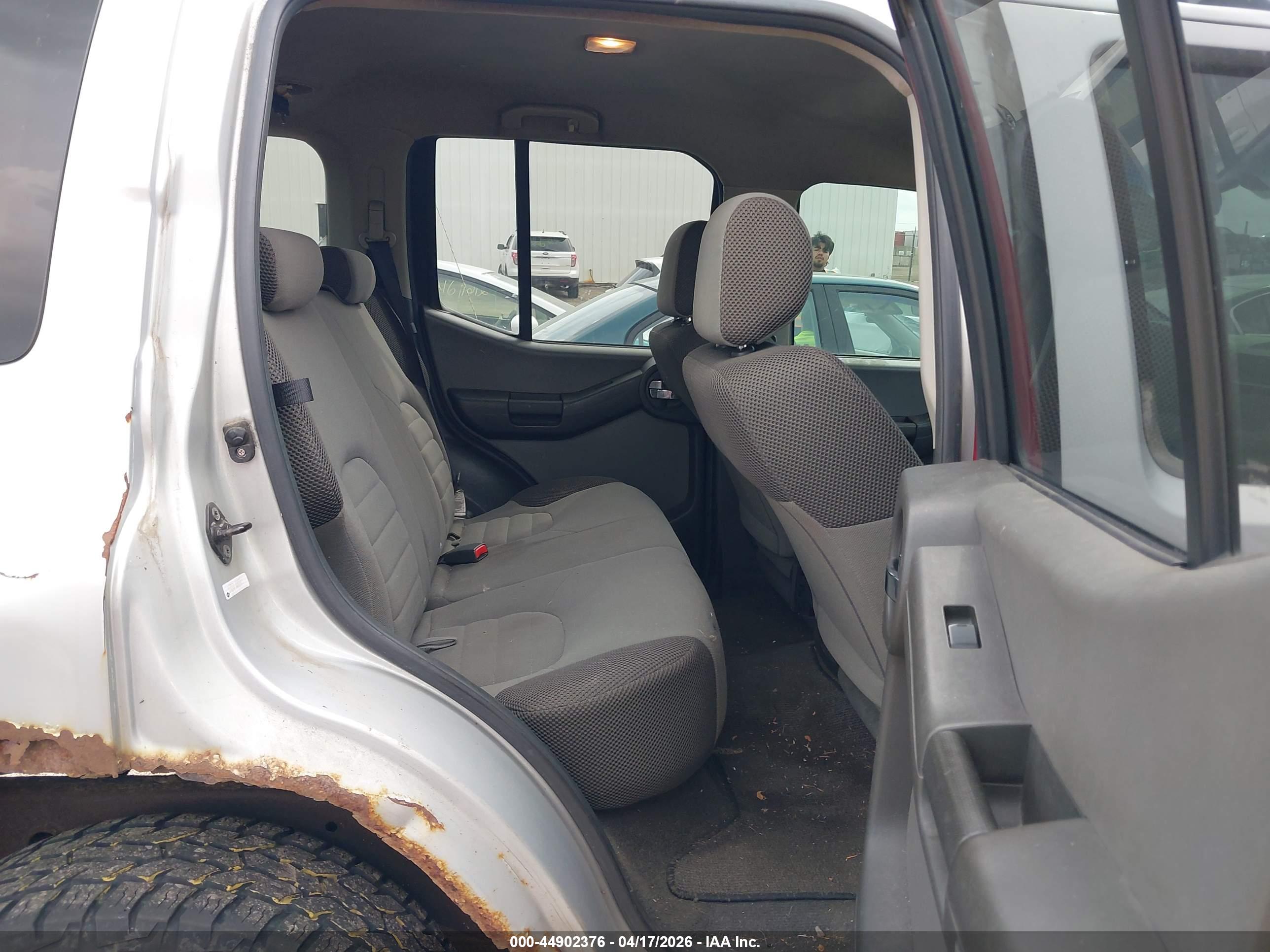 NISSAN XTERRA image 8