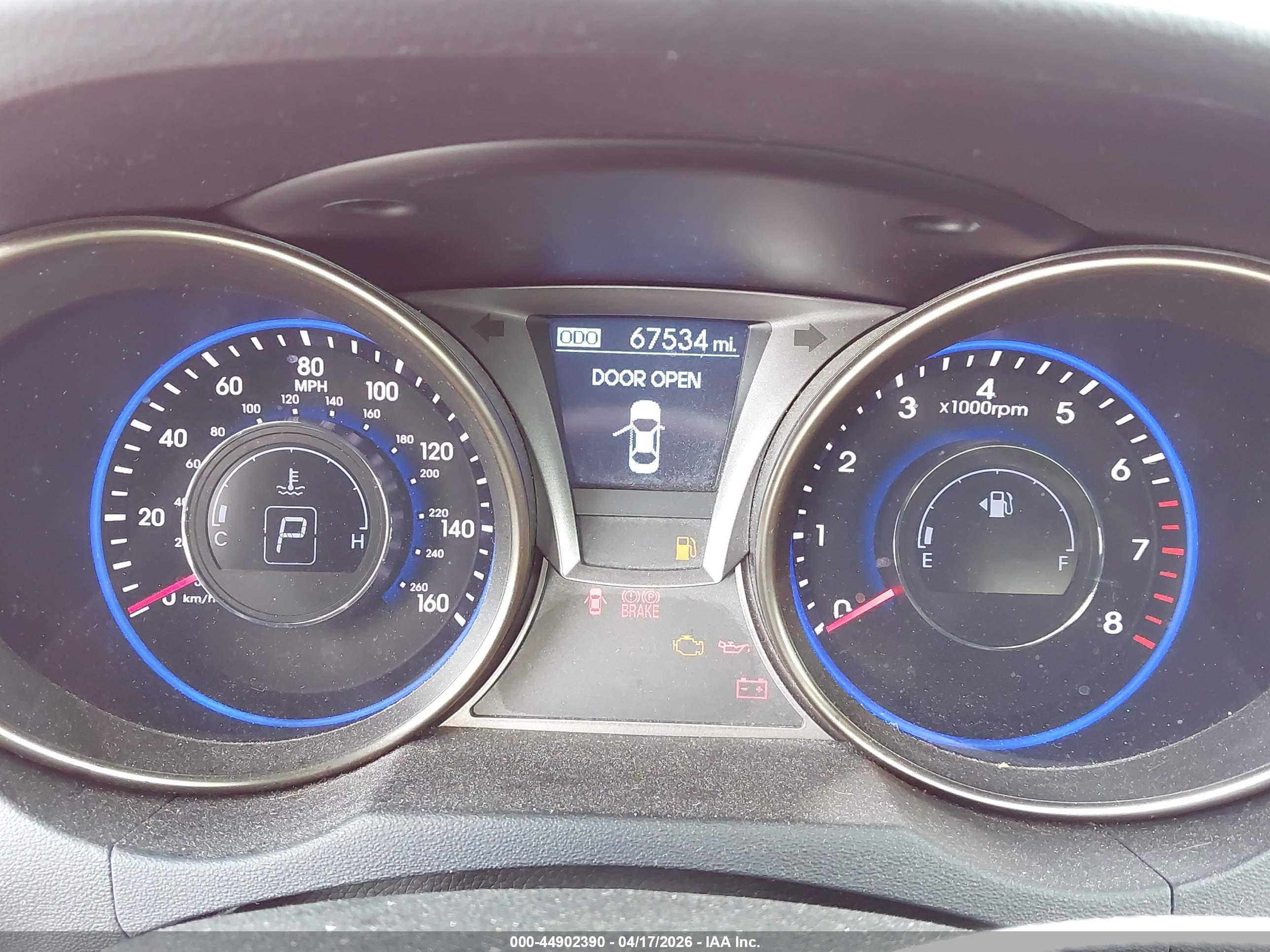 HYUNDAI GENESIS image 7
