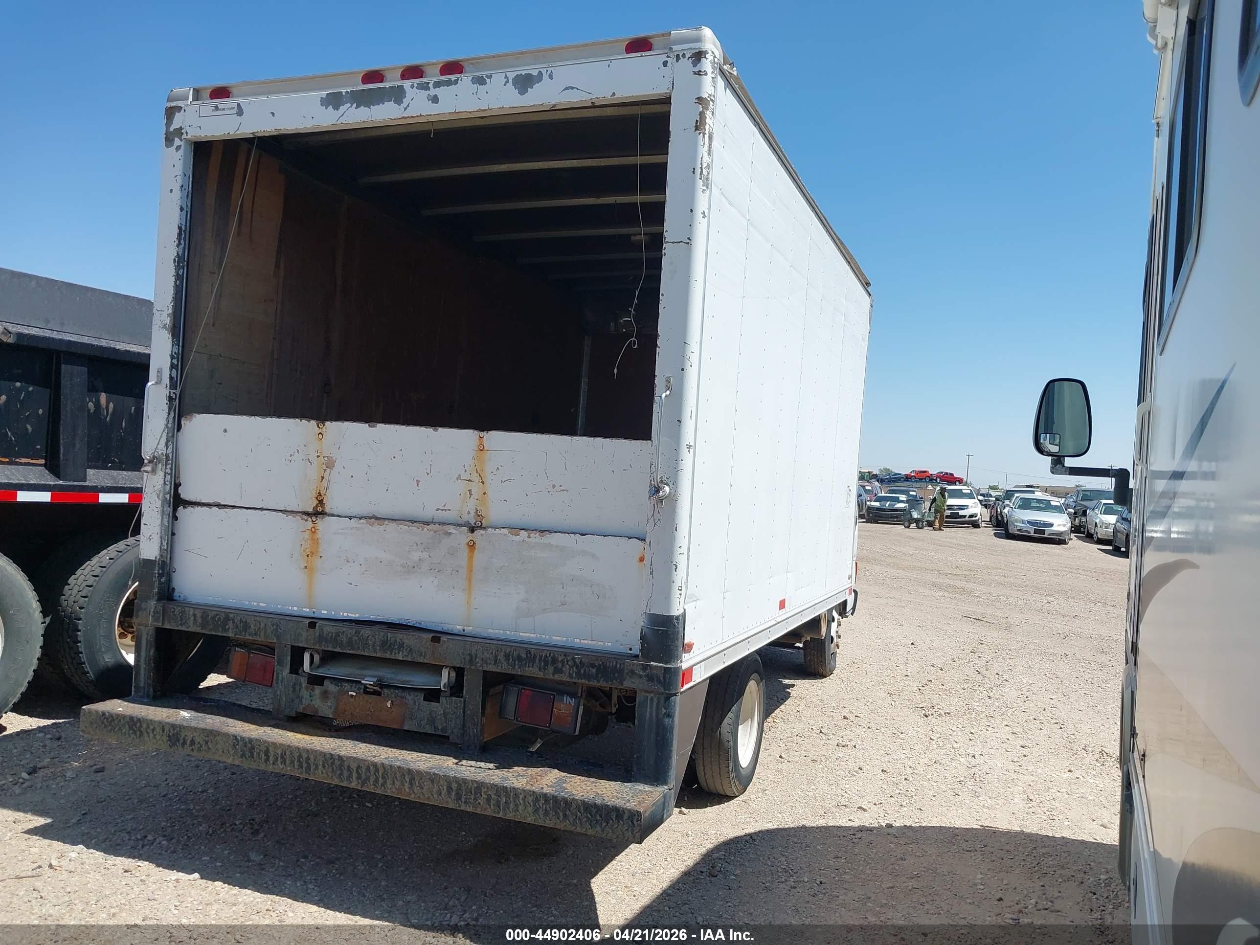 ISUZU NPR image 4