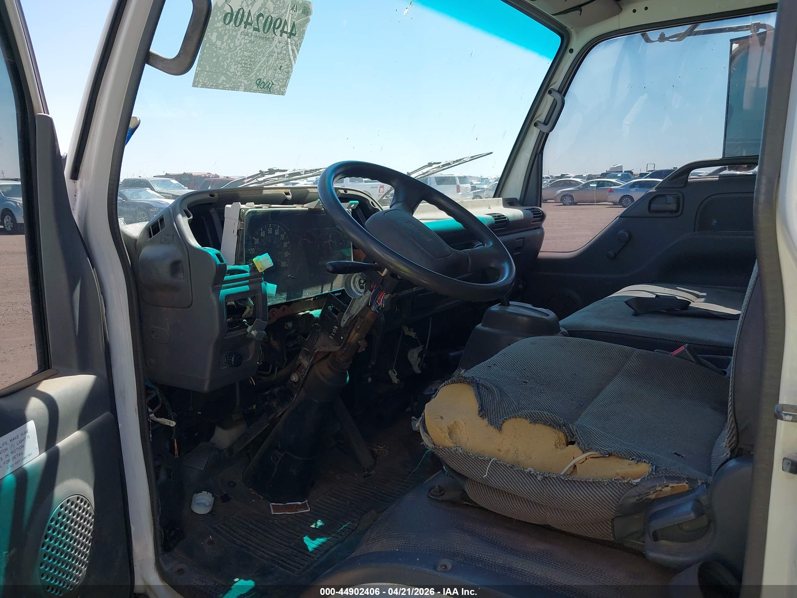 ISUZU NPR image 8
