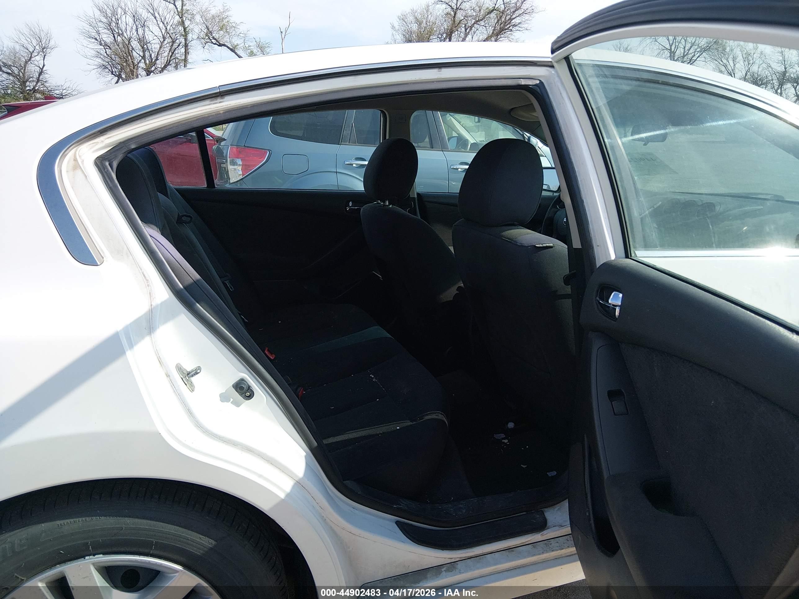 NISSAN ALTIMA image 8