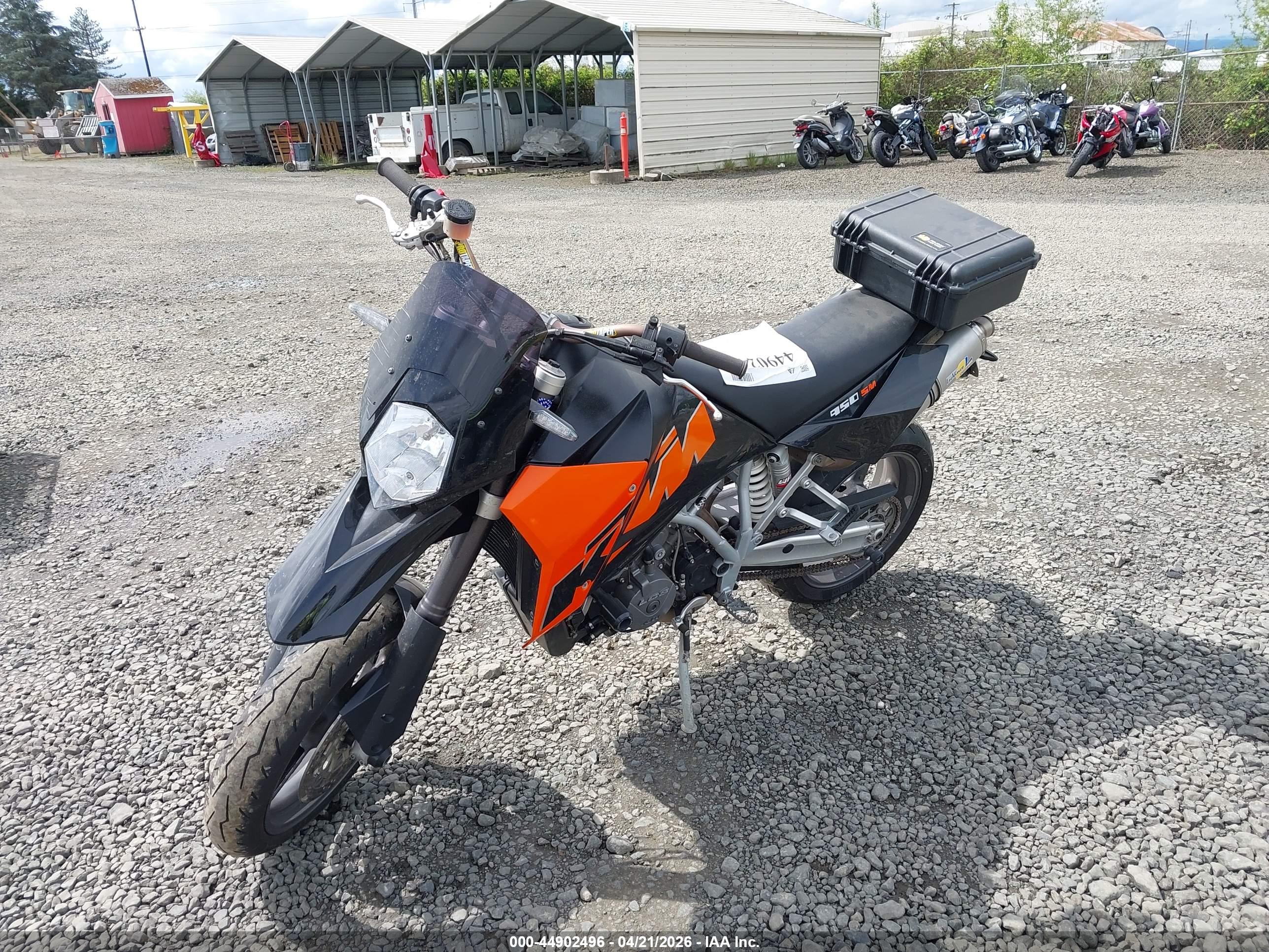 KTM 950 image 2