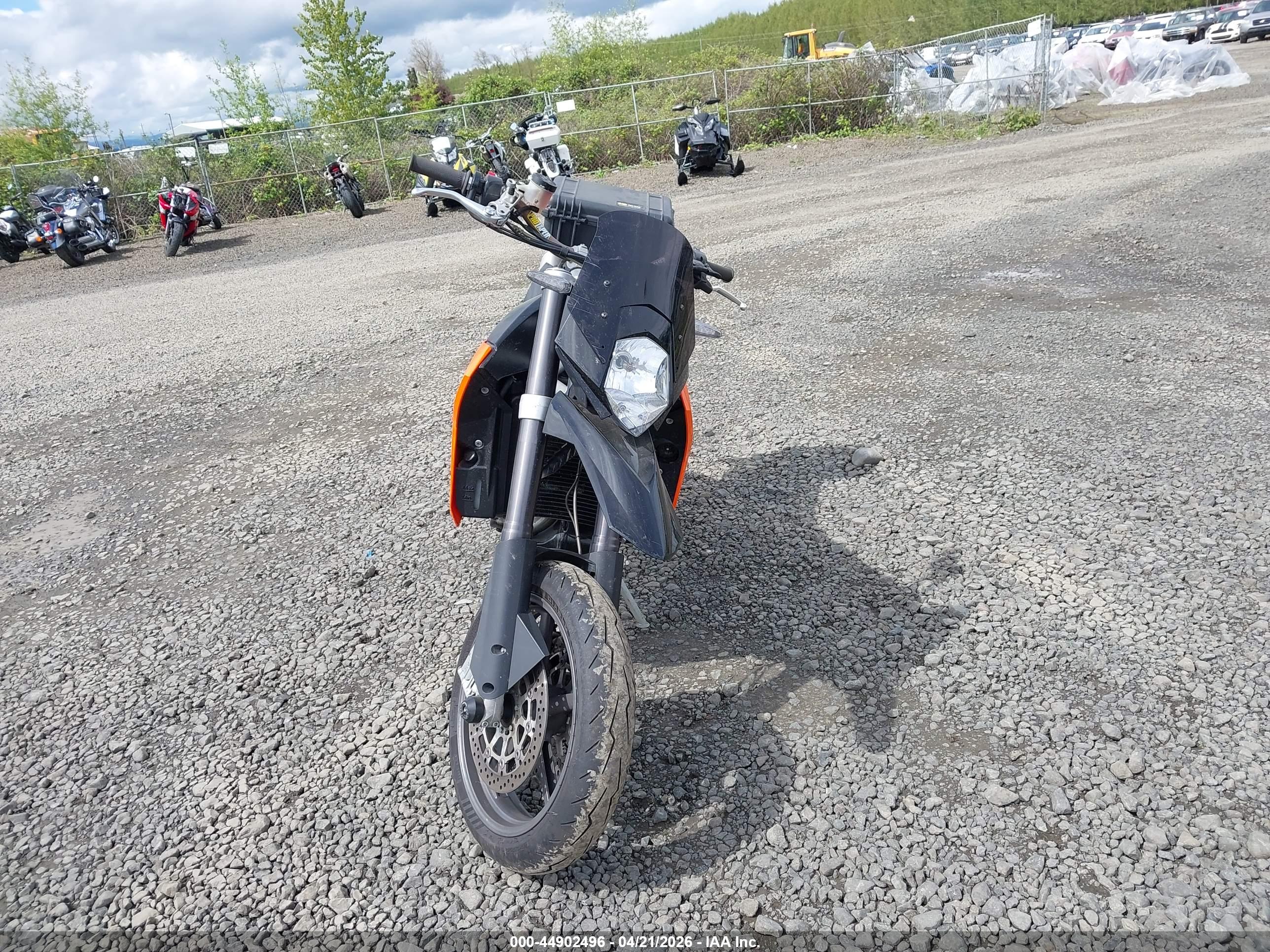 KTM 950 image 5
