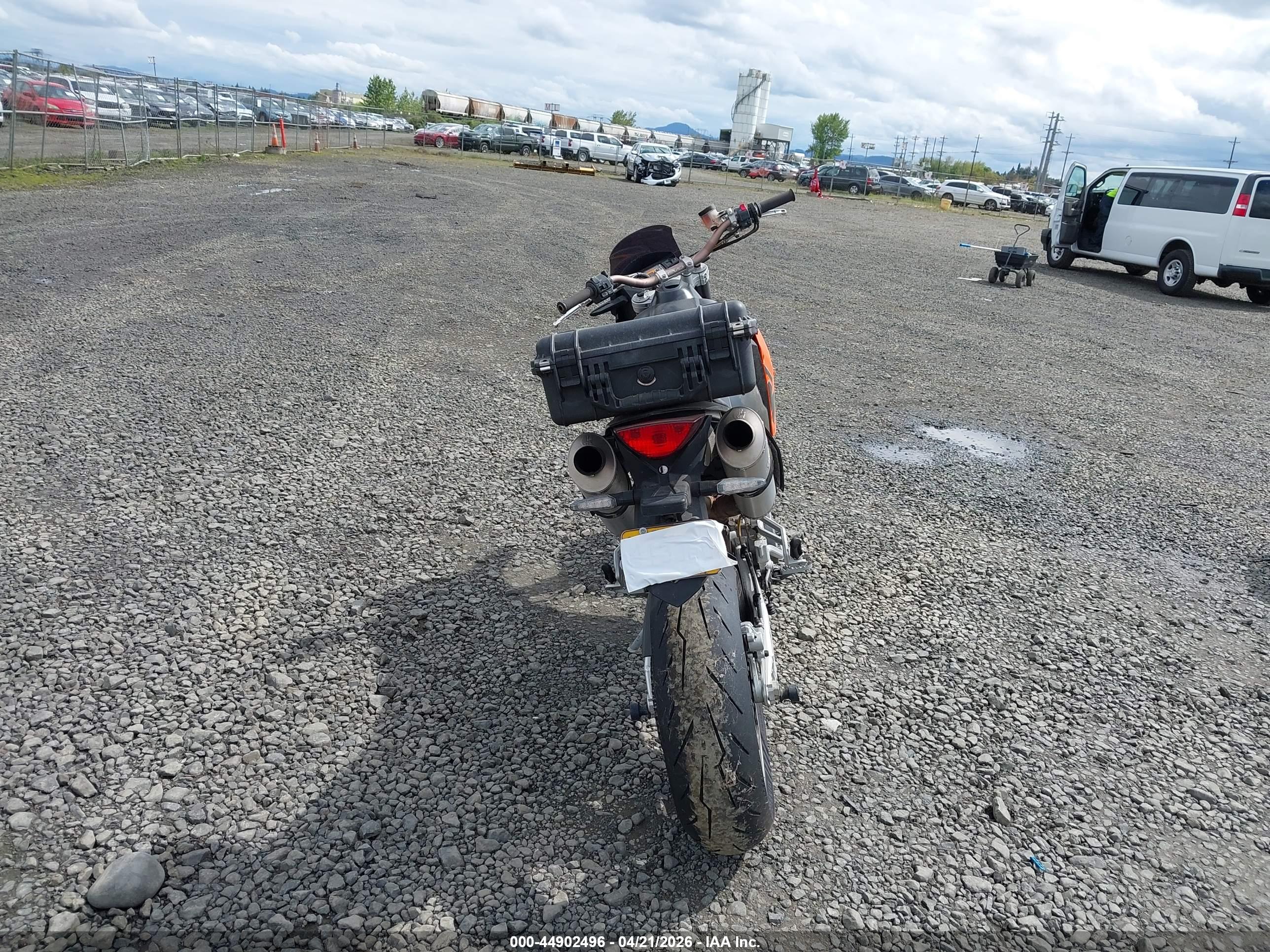 KTM 950 image 6
