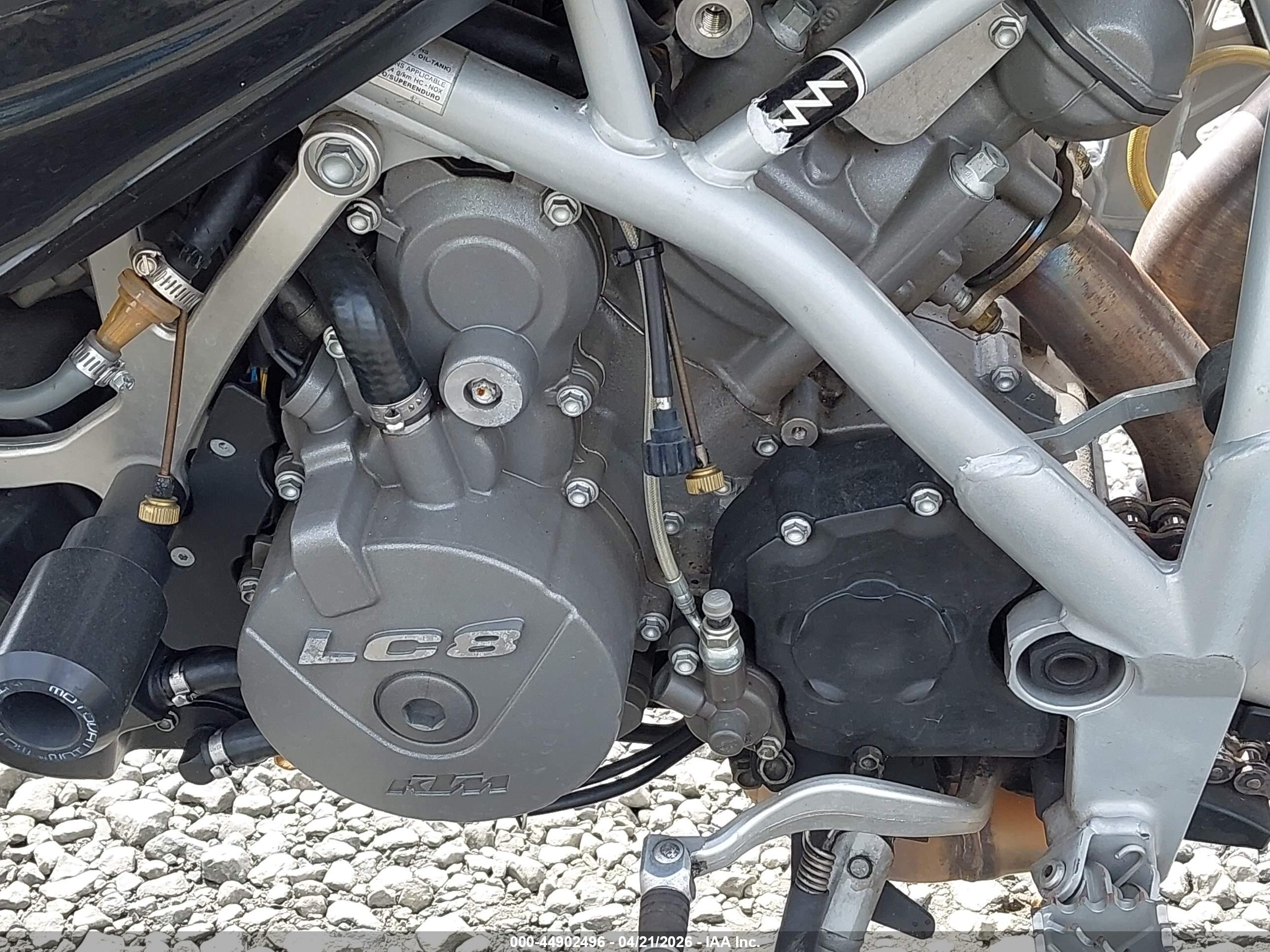 KTM 950 image 9