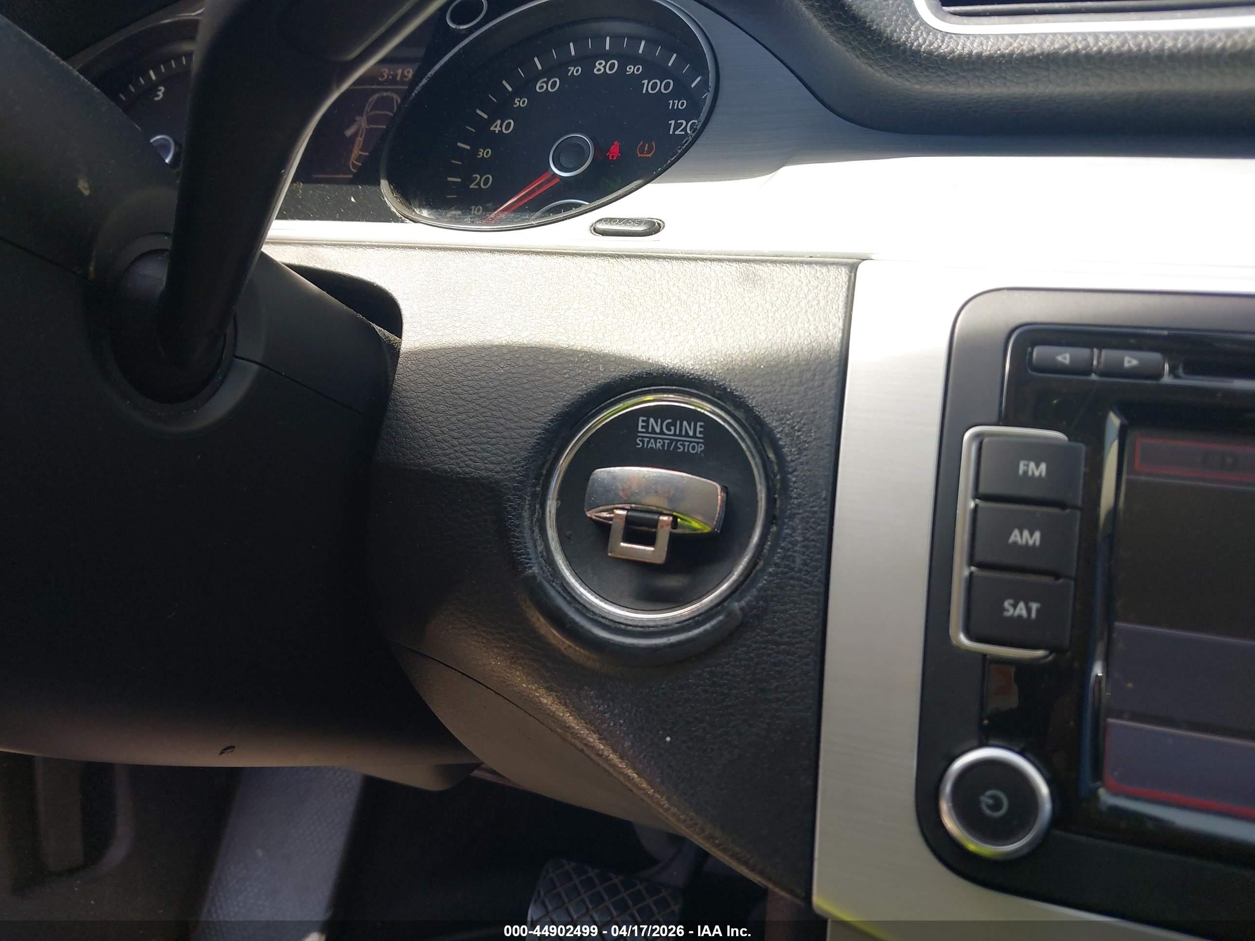 VOLKSWAGEN CC image 11