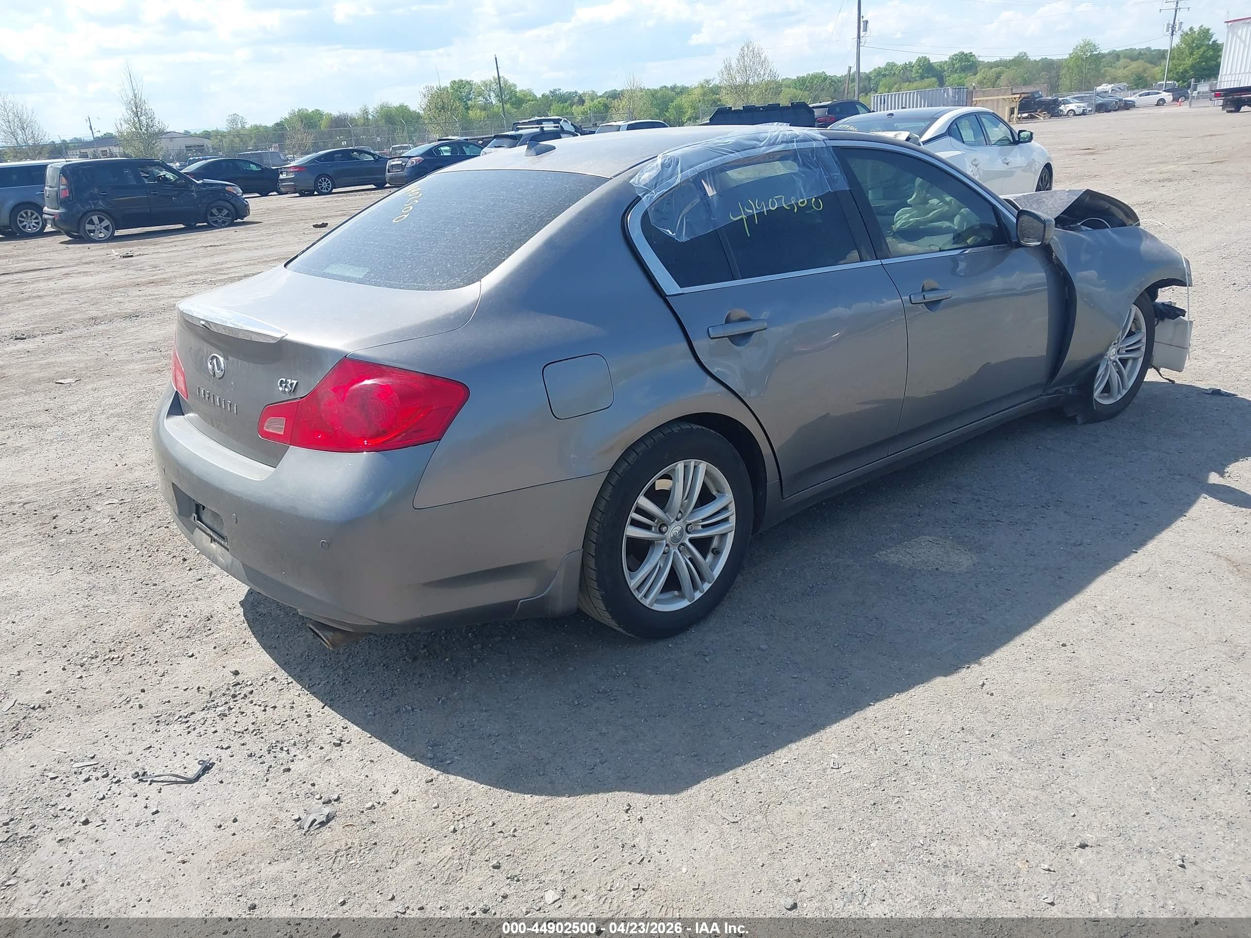 INFINITI G37 image 4