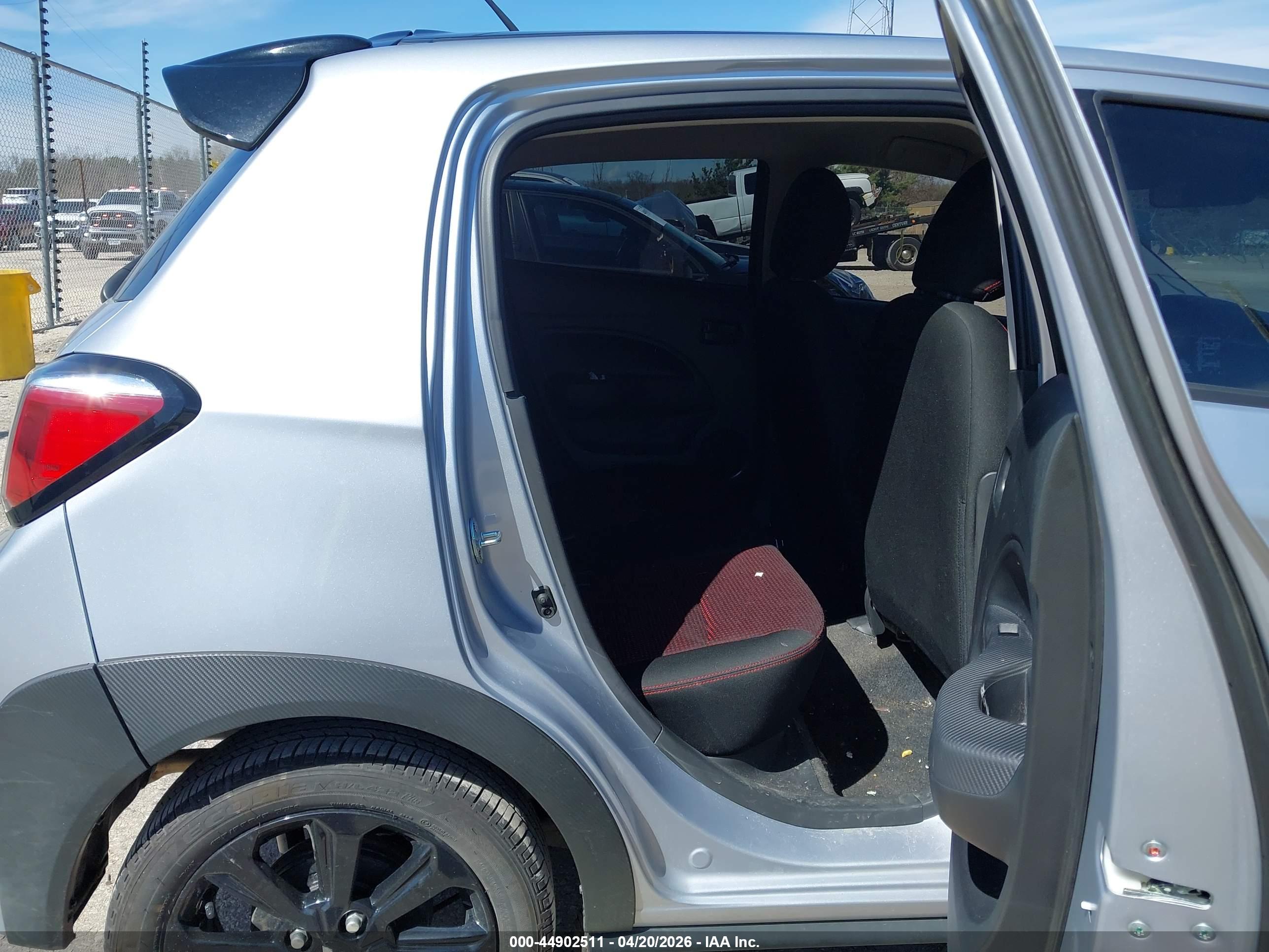 MITSUBISHI MIRAGE image 8