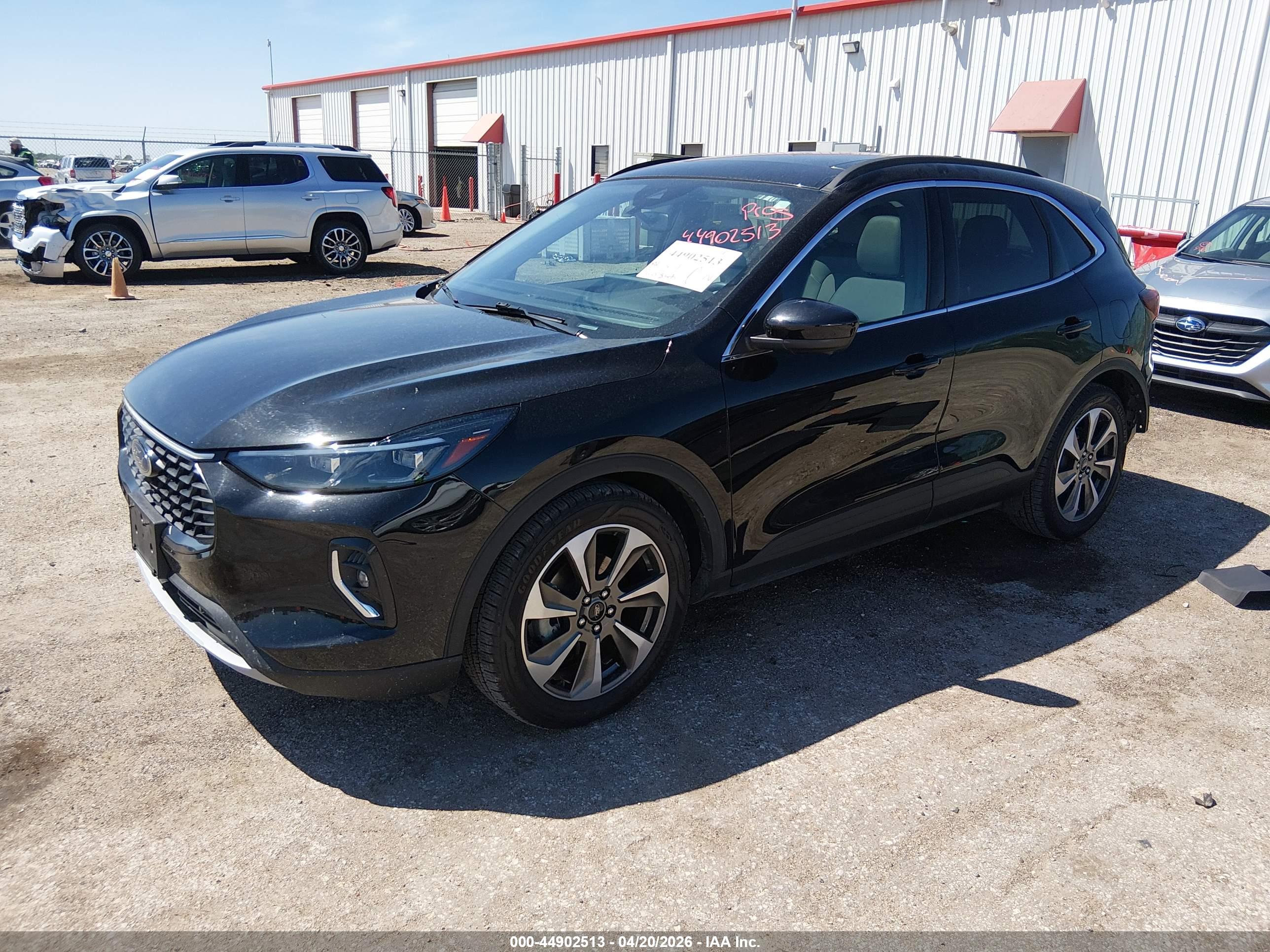 FORD ESCAPE image 2