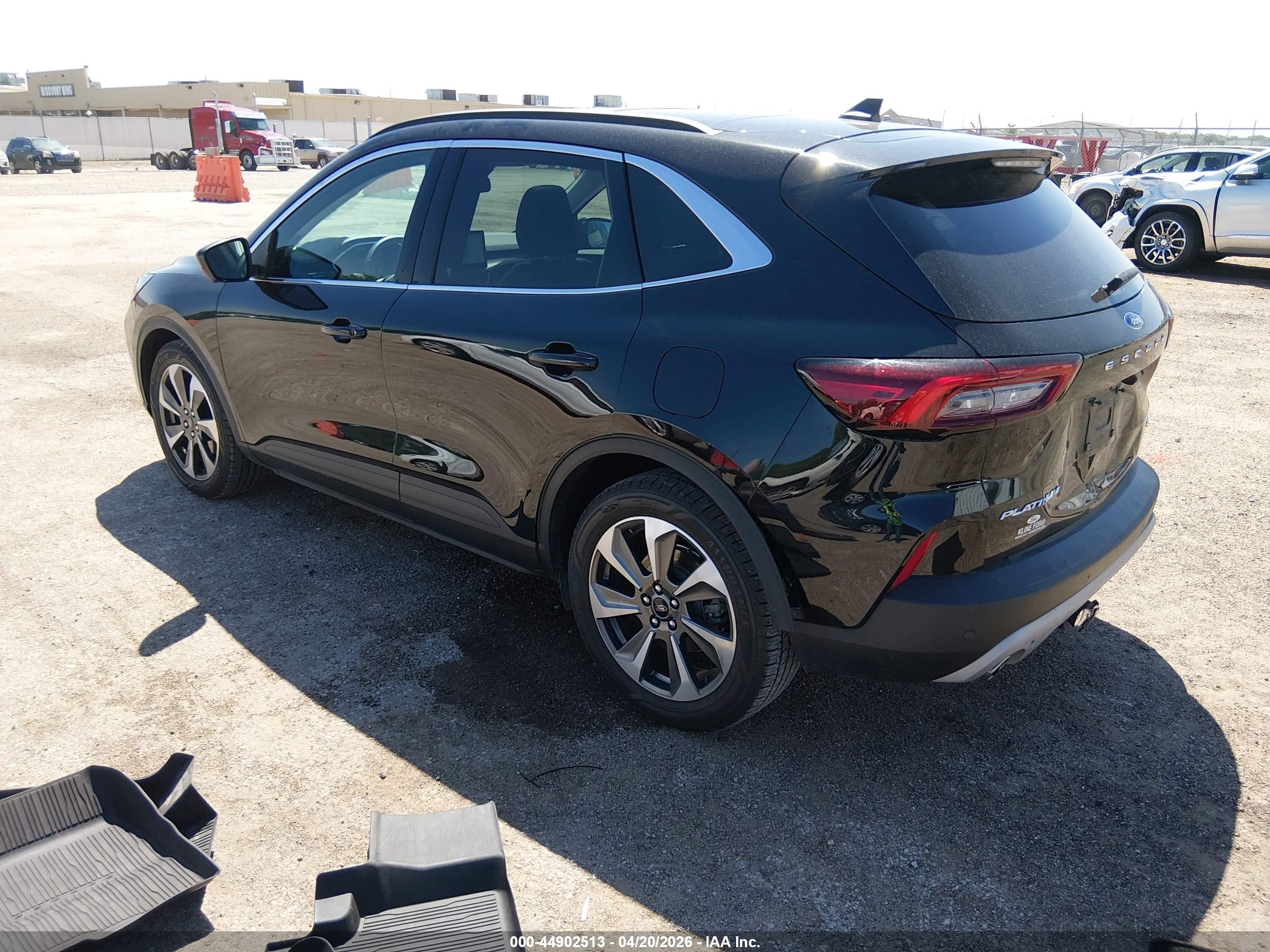 FORD ESCAPE image 3