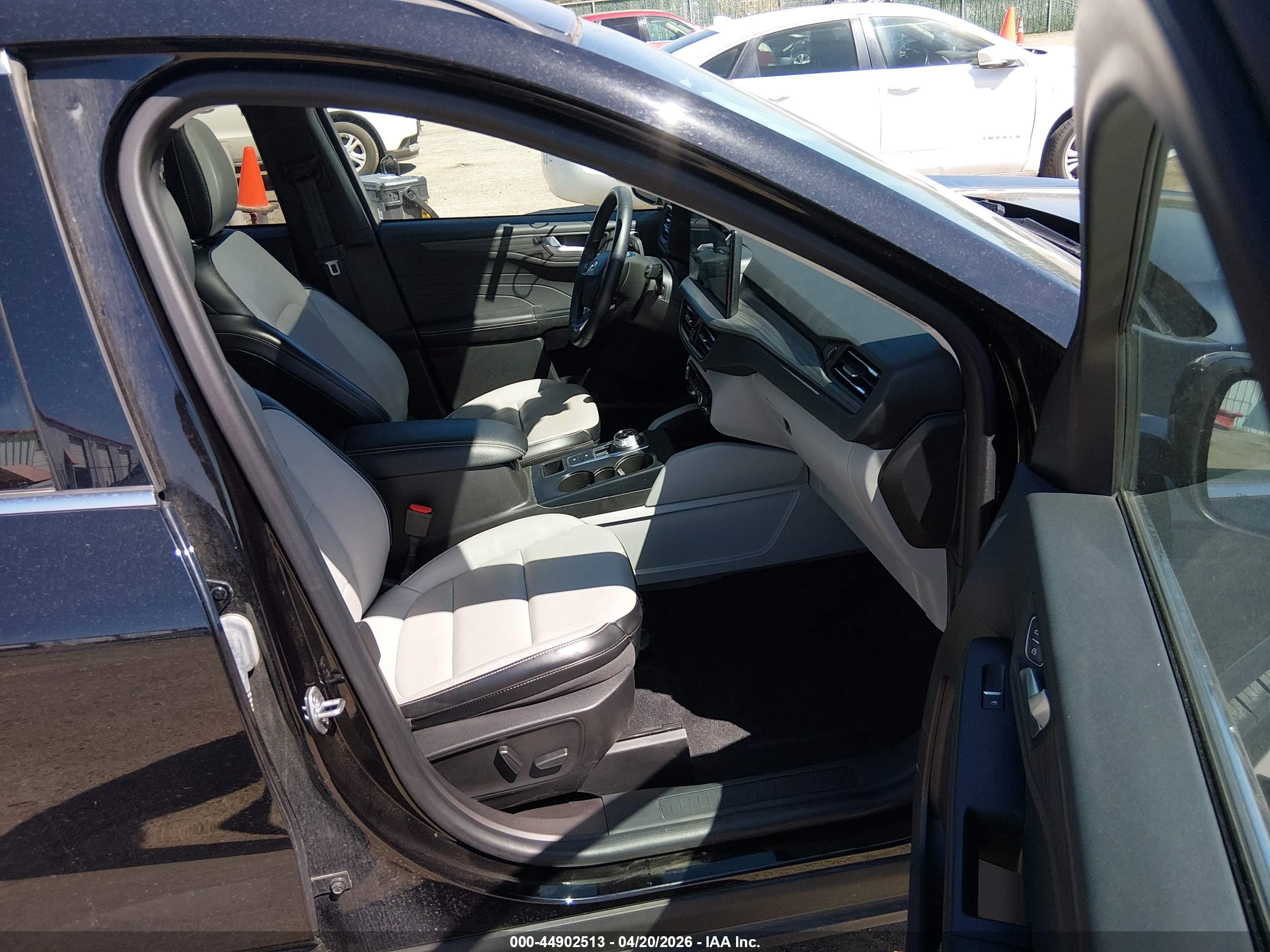 FORD ESCAPE image 5