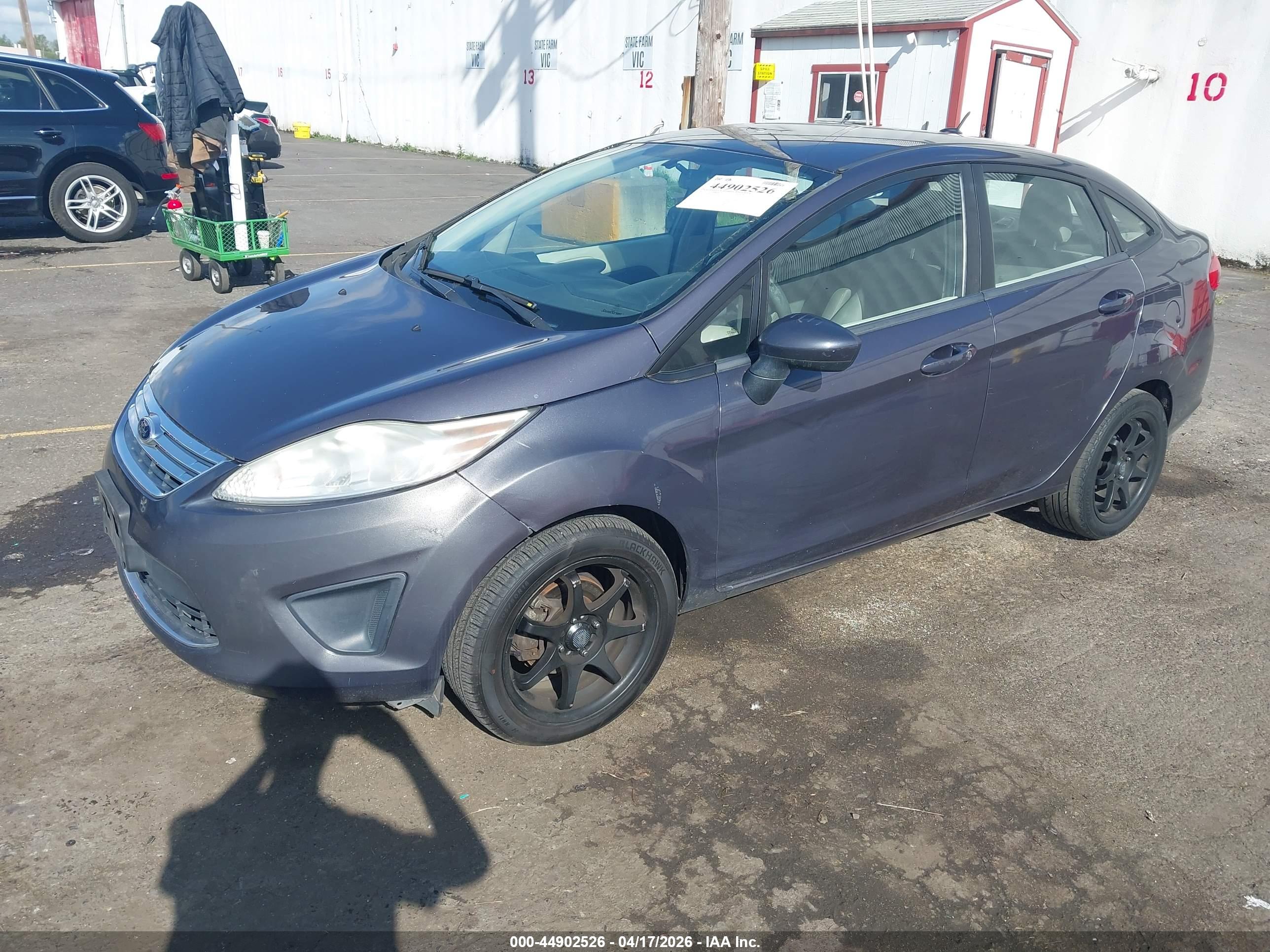 FORD FIESTA image 2
