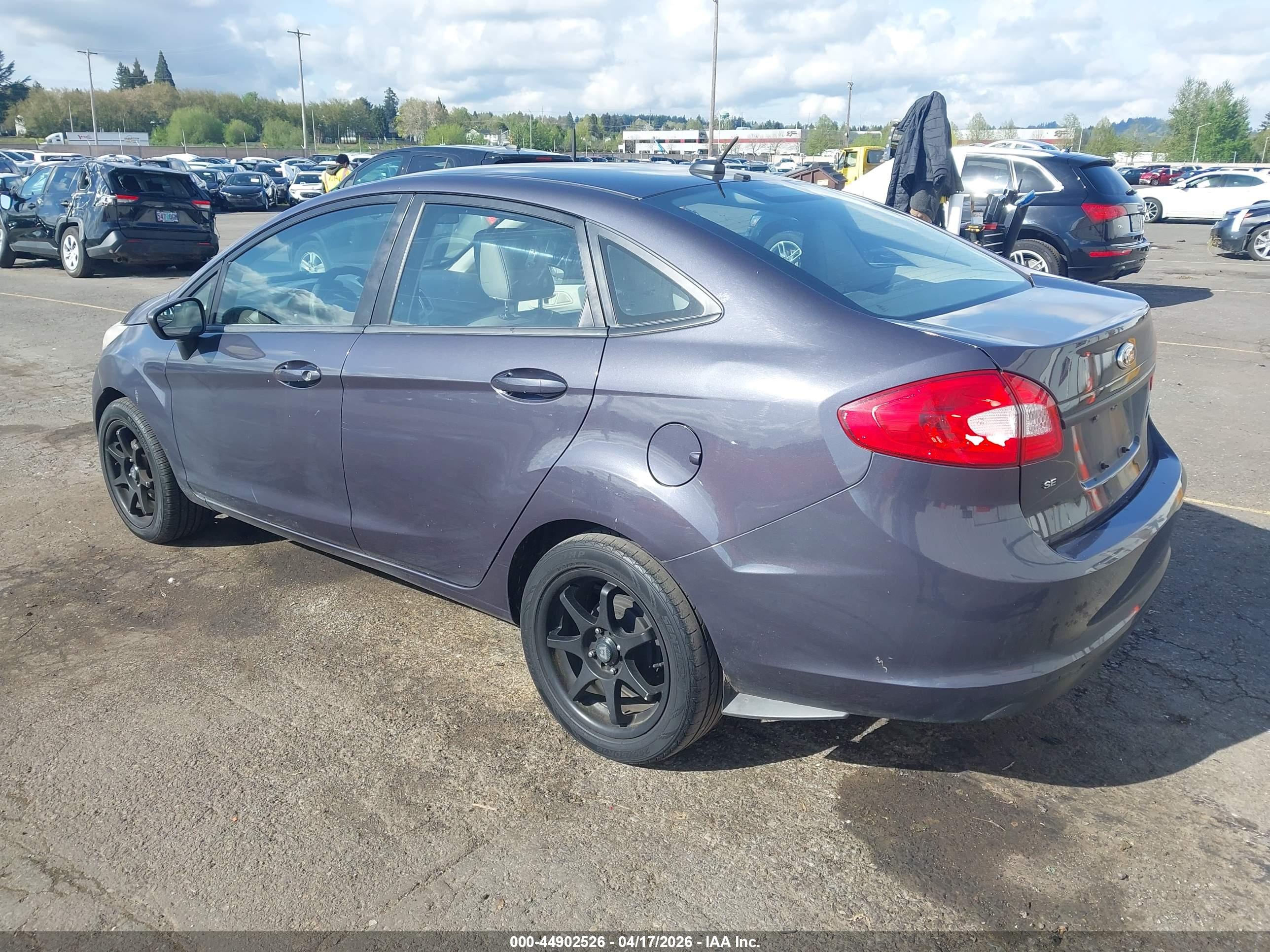 FORD FIESTA image 3