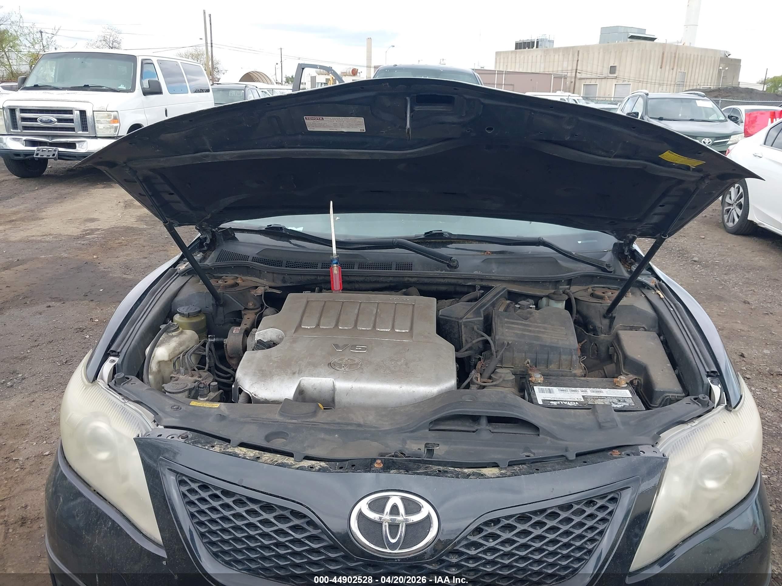 TOYOTA CAMRY image 10