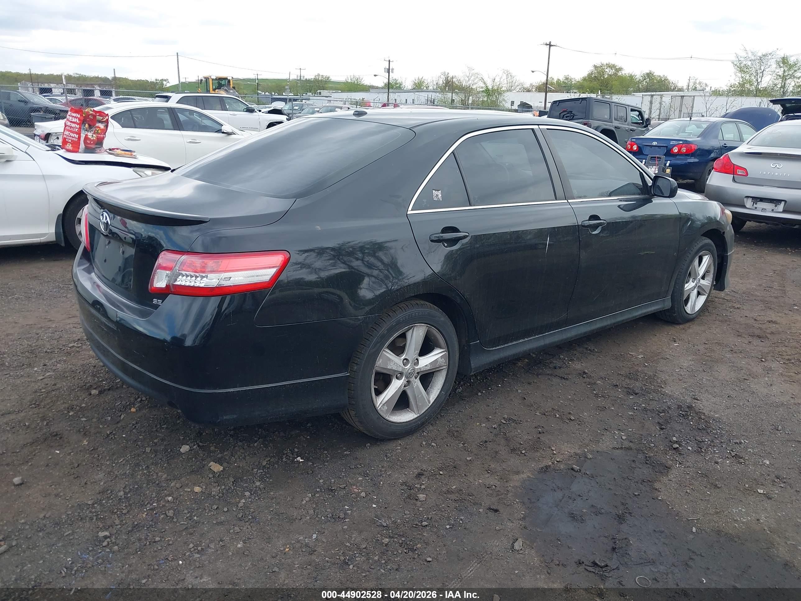 TOYOTA CAMRY image 4