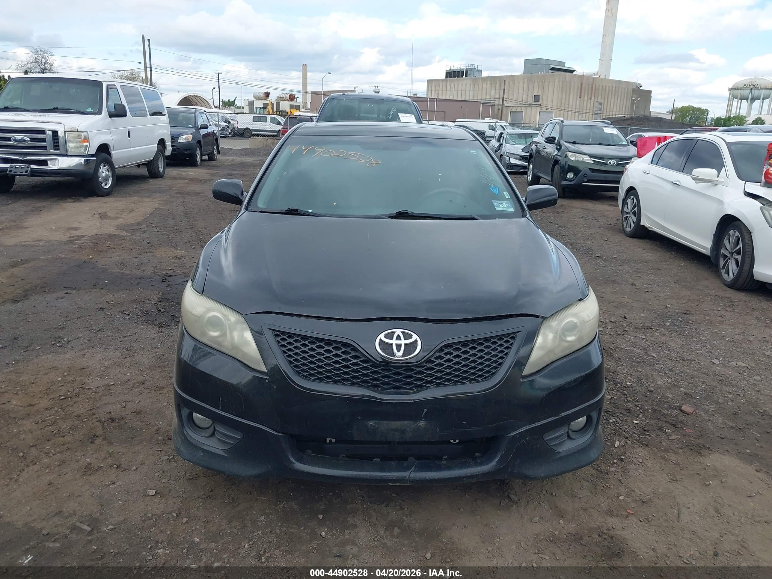 TOYOTA CAMRY image 6