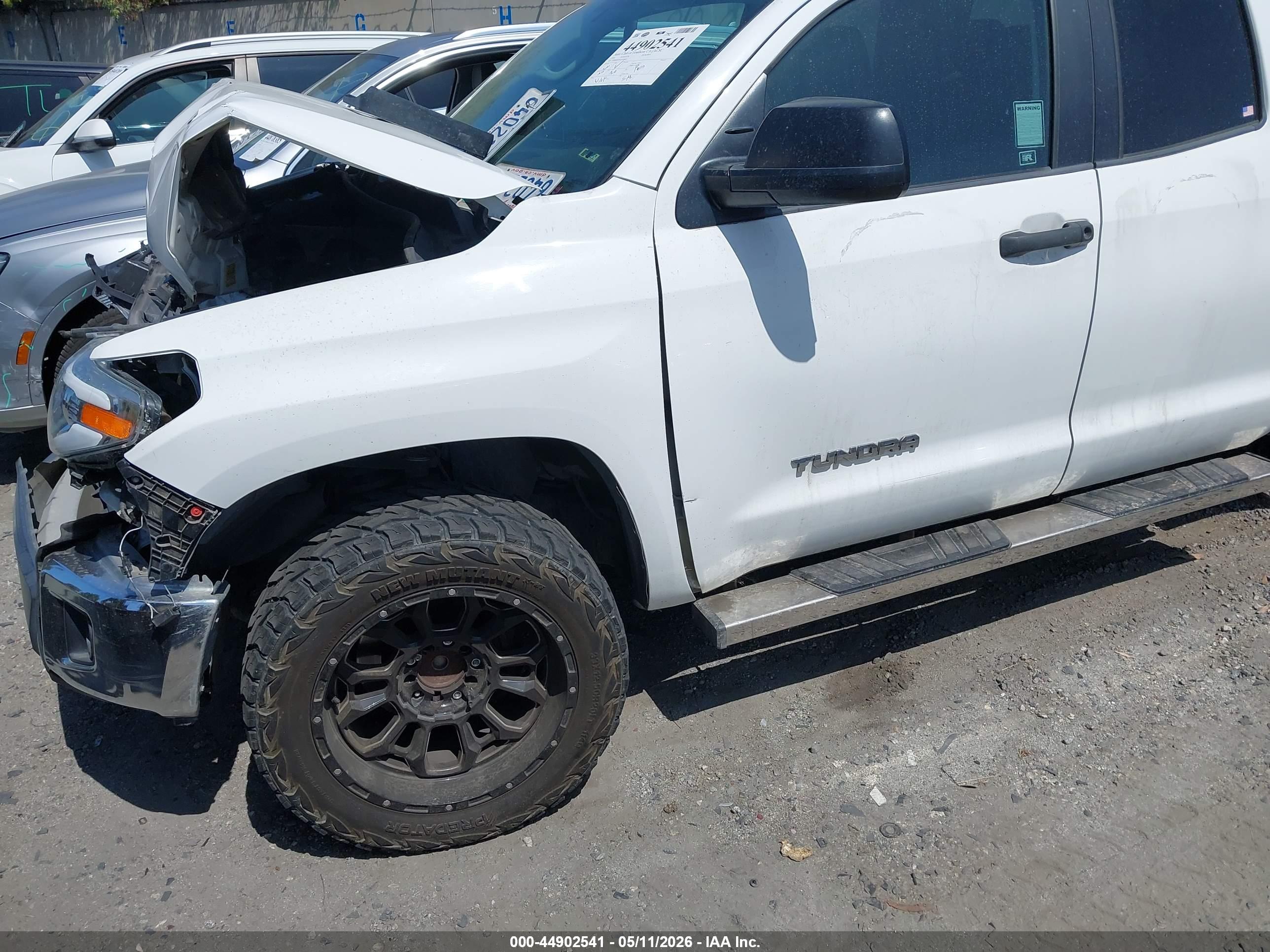 TOYOTA TUNDRA image 2