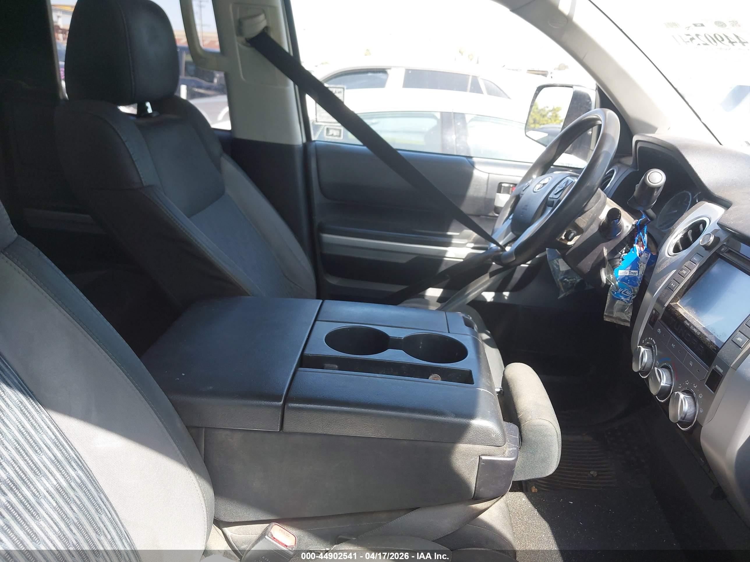 TOYOTA TUNDRA image 5